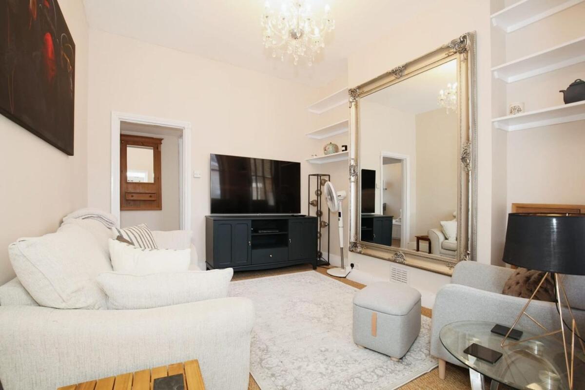 Cozy 2BR Flat Central London Sleeps 3