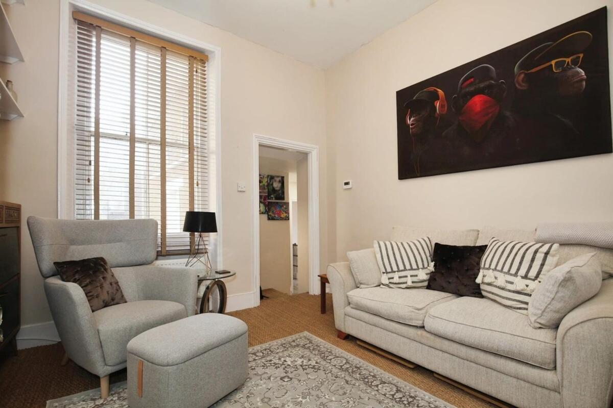Cozy 2BR Flat Central London Sleeps 3