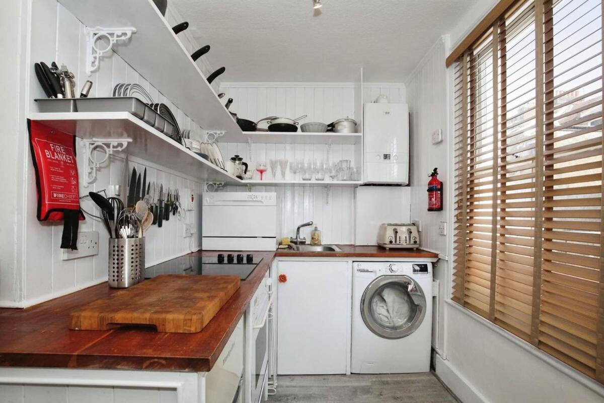 Cozy 2BR Flat Central London Sleeps 3