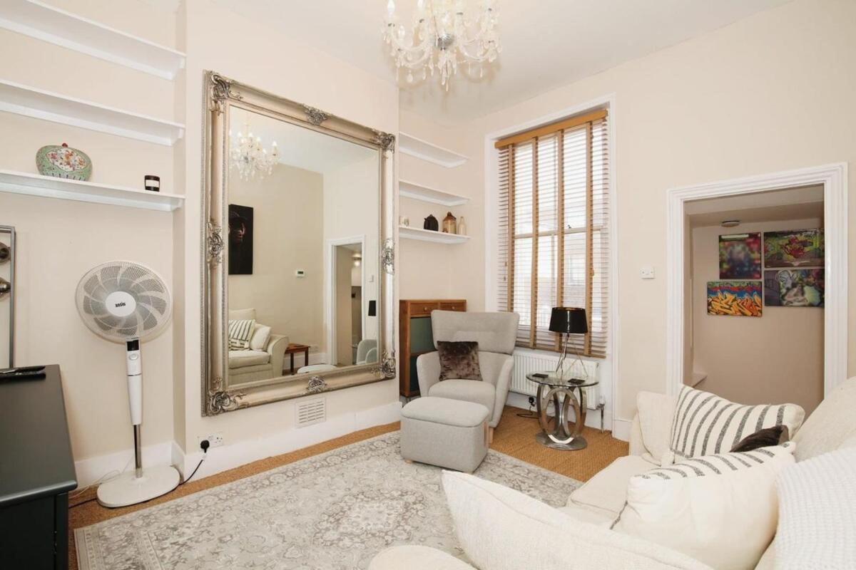 Cozy 2BR Flat Central London Sleeps 3