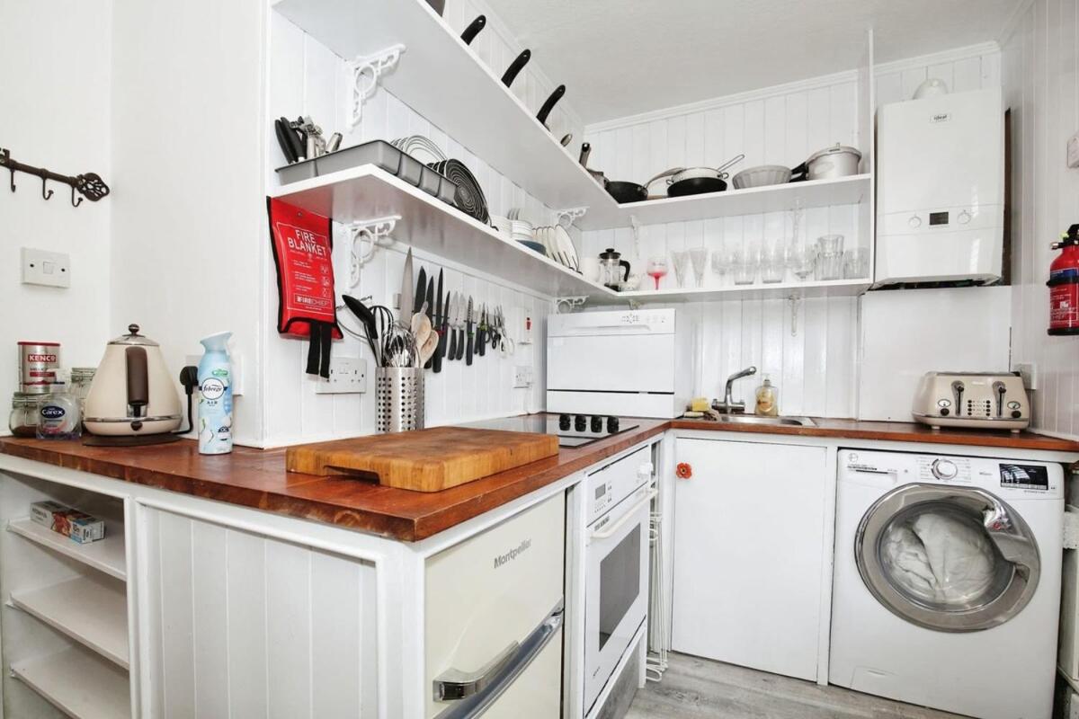 Cozy 2BR Flat Central London Sleeps 3