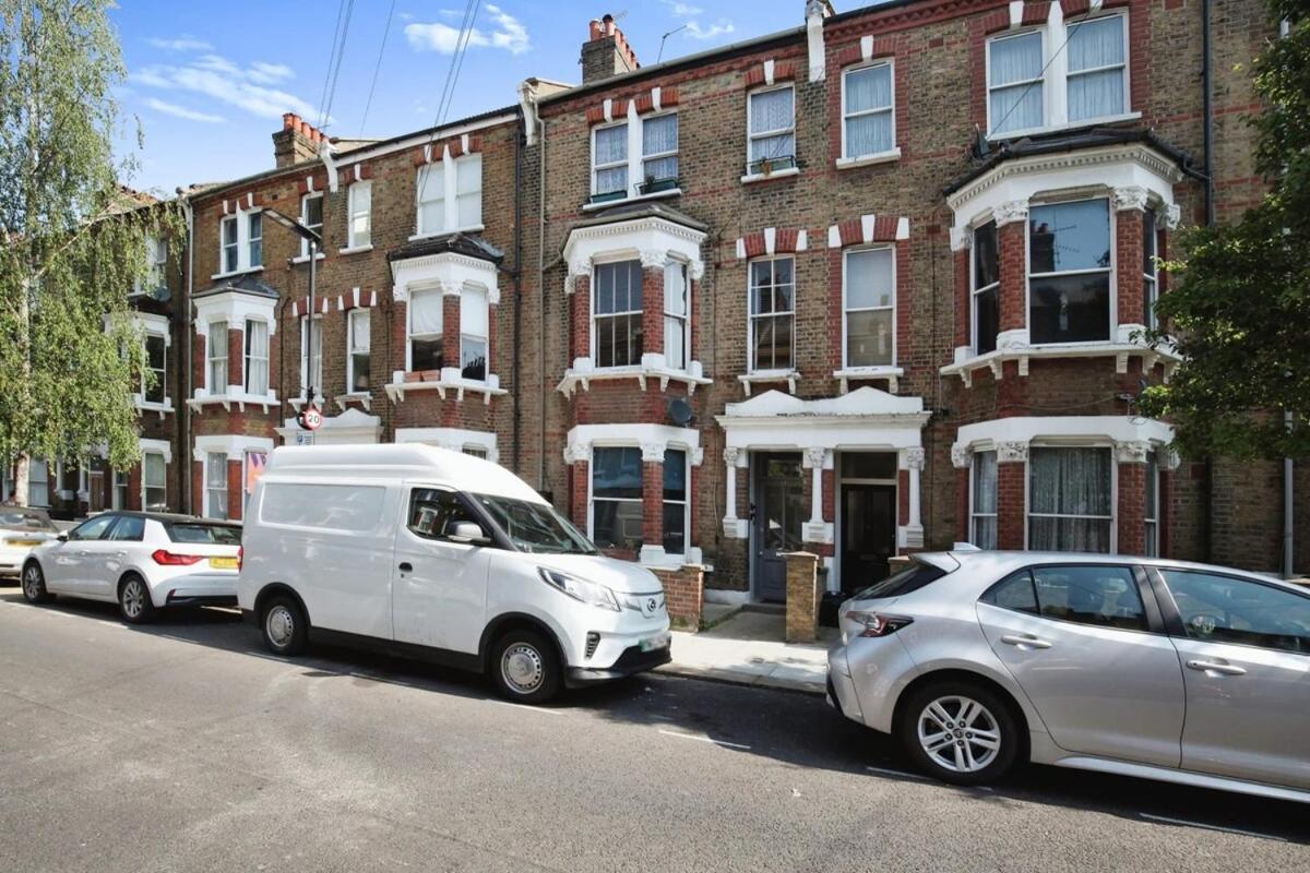 Cozy 2BR Flat Central London Sleeps 3