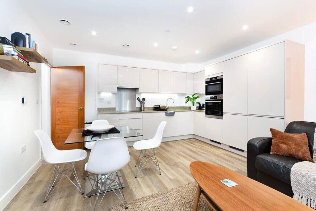 Stylish 2 BR Flat in Wandsworth