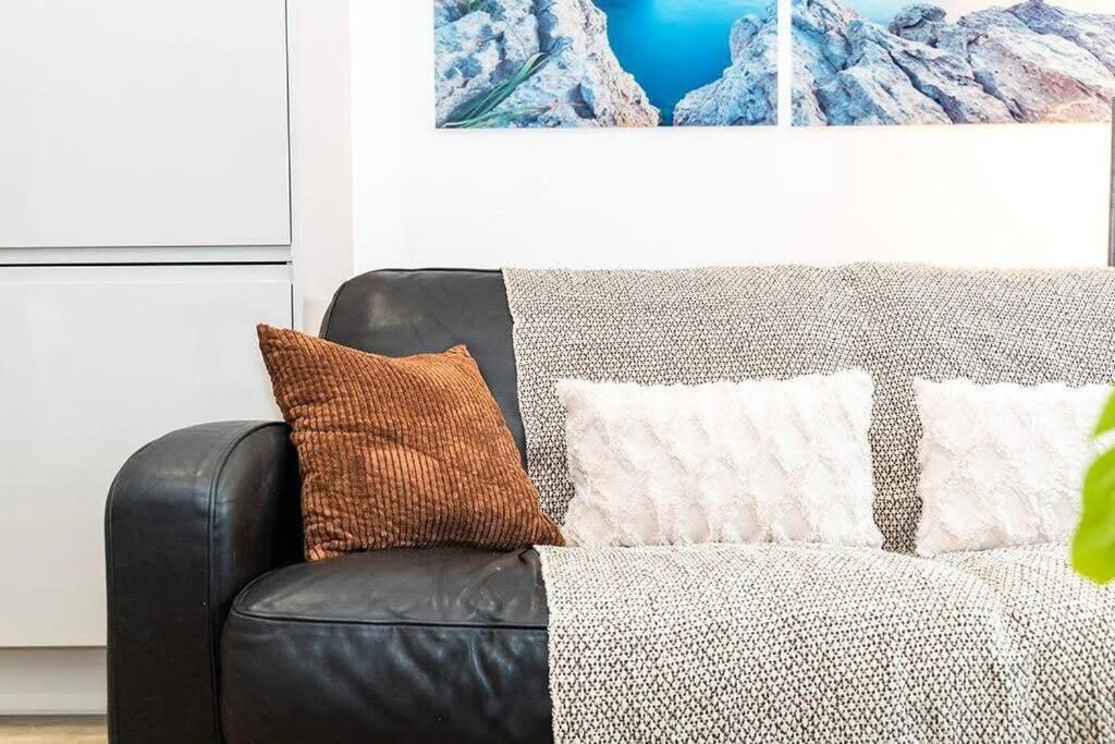 Stylish 2 BR Flat in Wandsworth