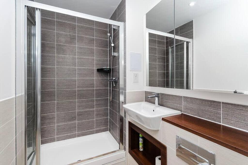 Stylish 2 BR Flat in Wandsworth
