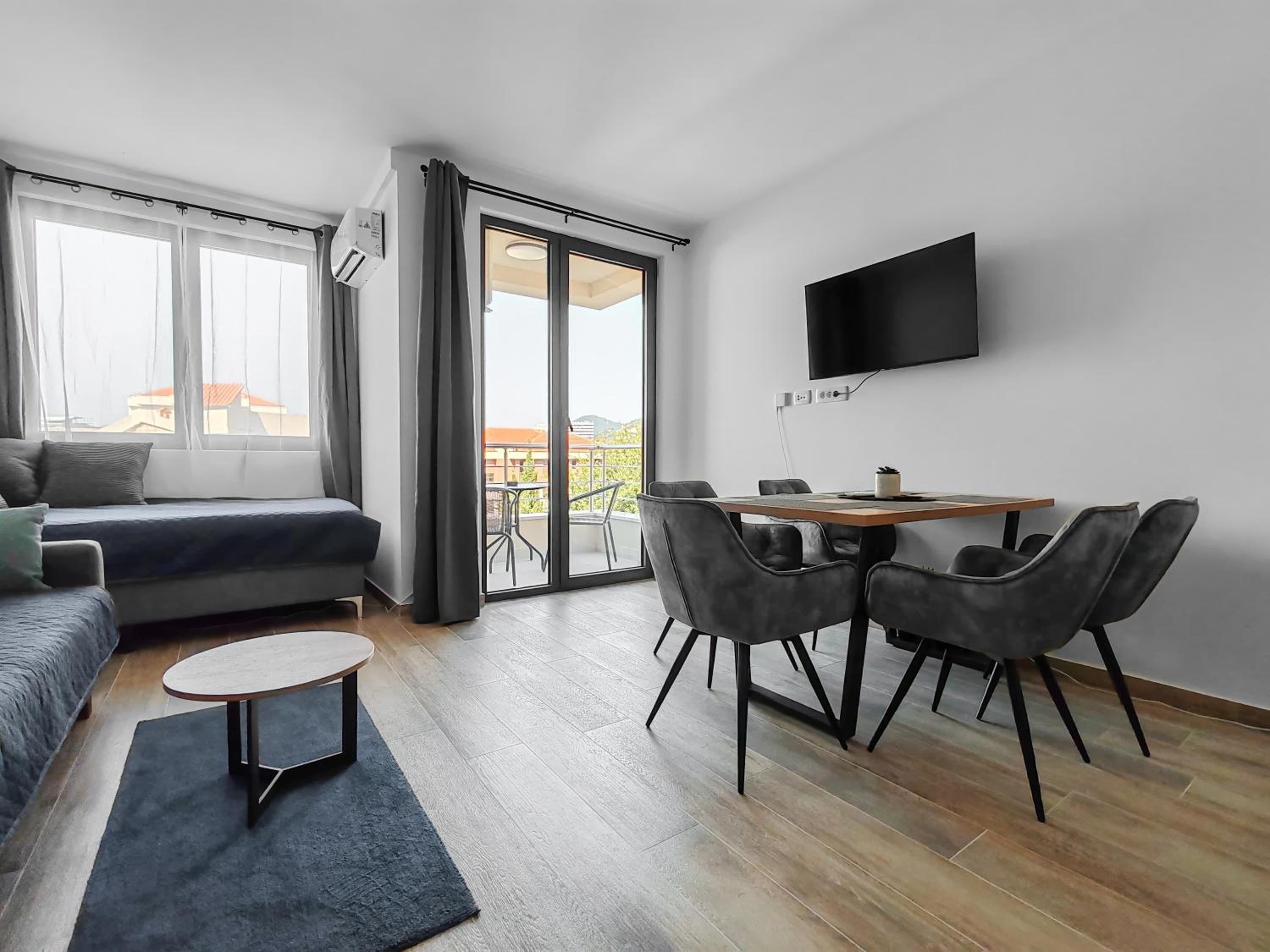 Contemporary Retreat in Bečići