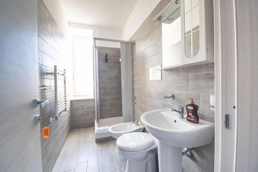 Rome Aparts - Deluxe Apartment with 3 bedrooms at St Peter square