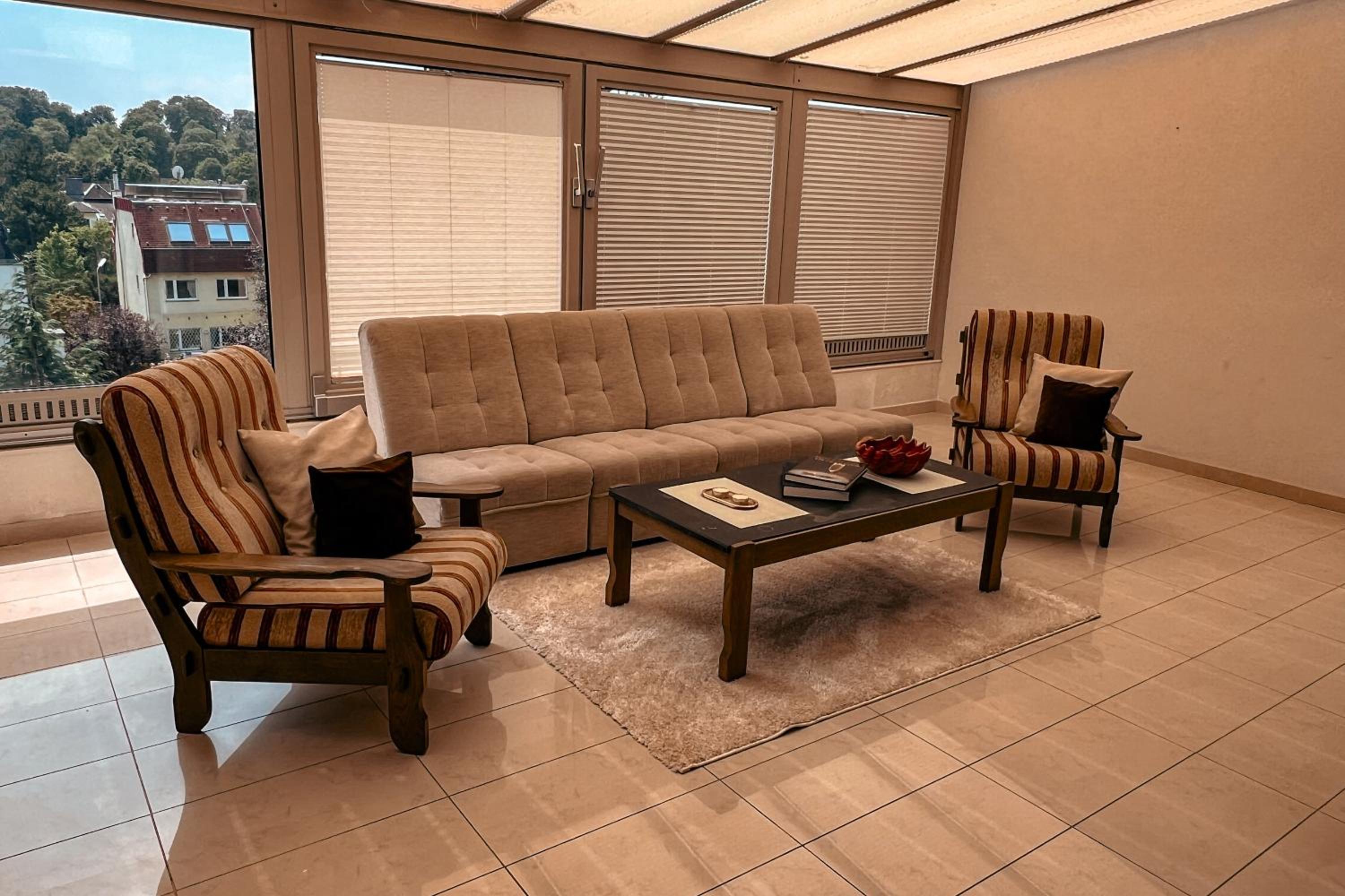 Big quiet Villa with garden and pool