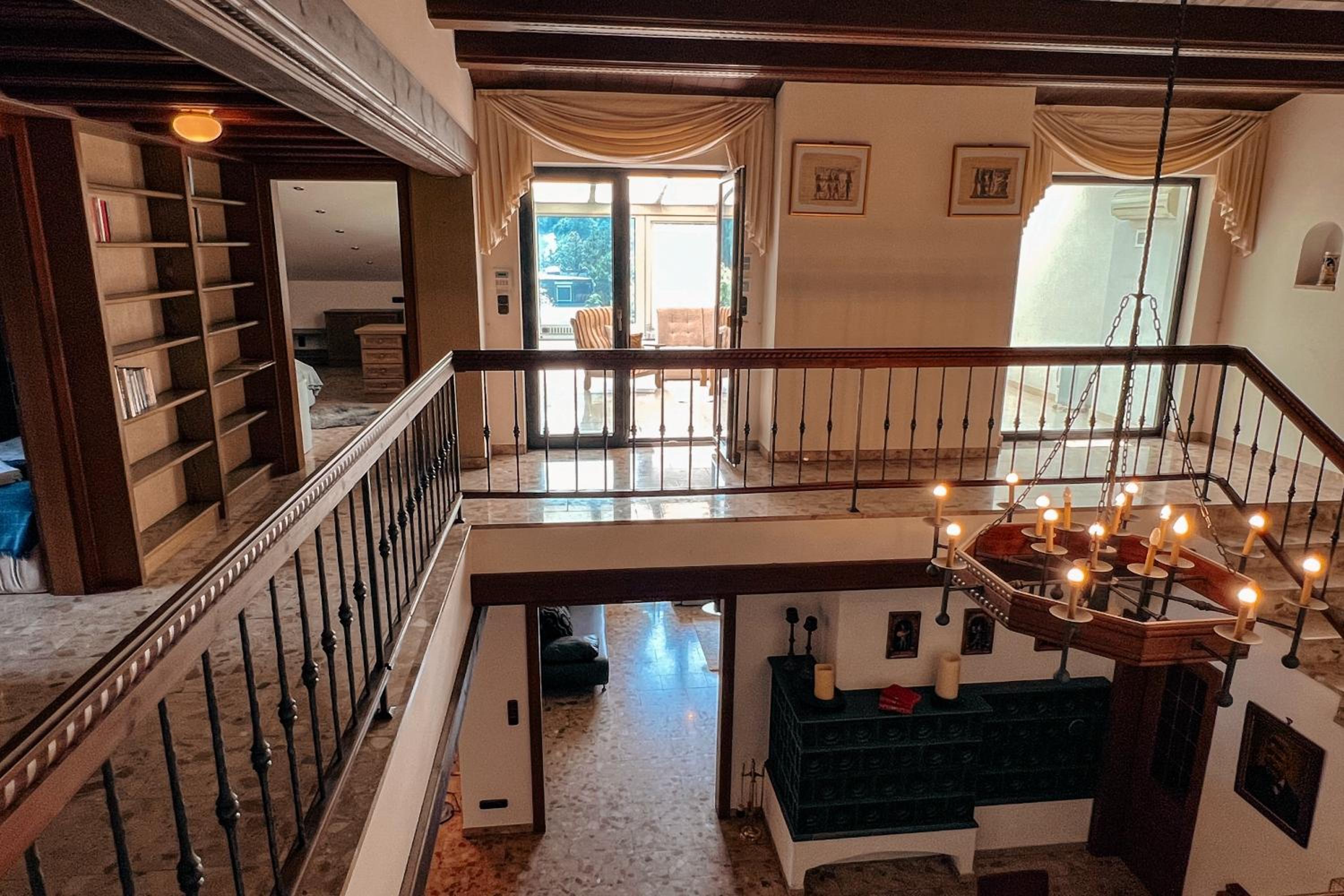 Big quiet Villa with garden and pool