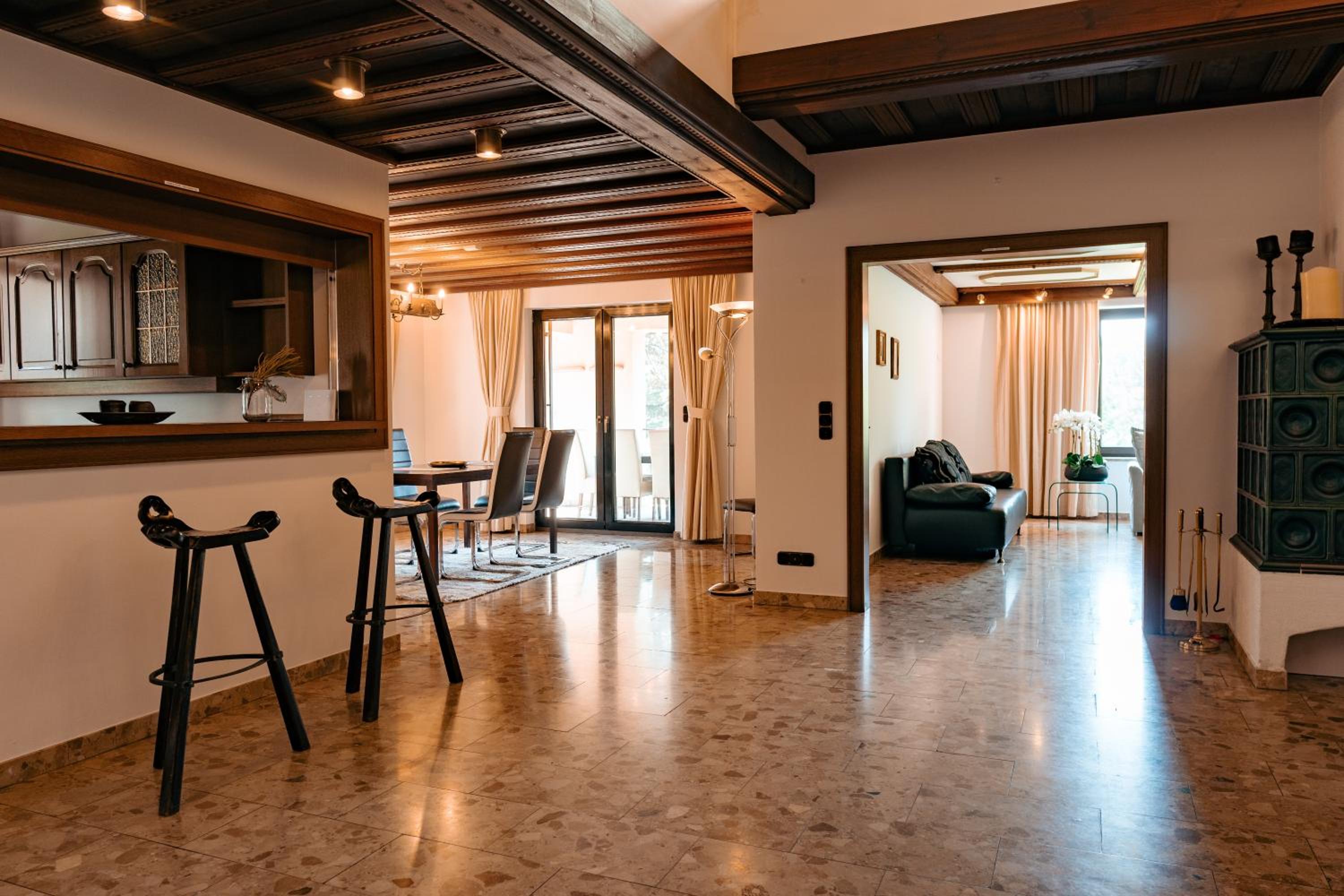 Big quiet Villa with garden and pool
