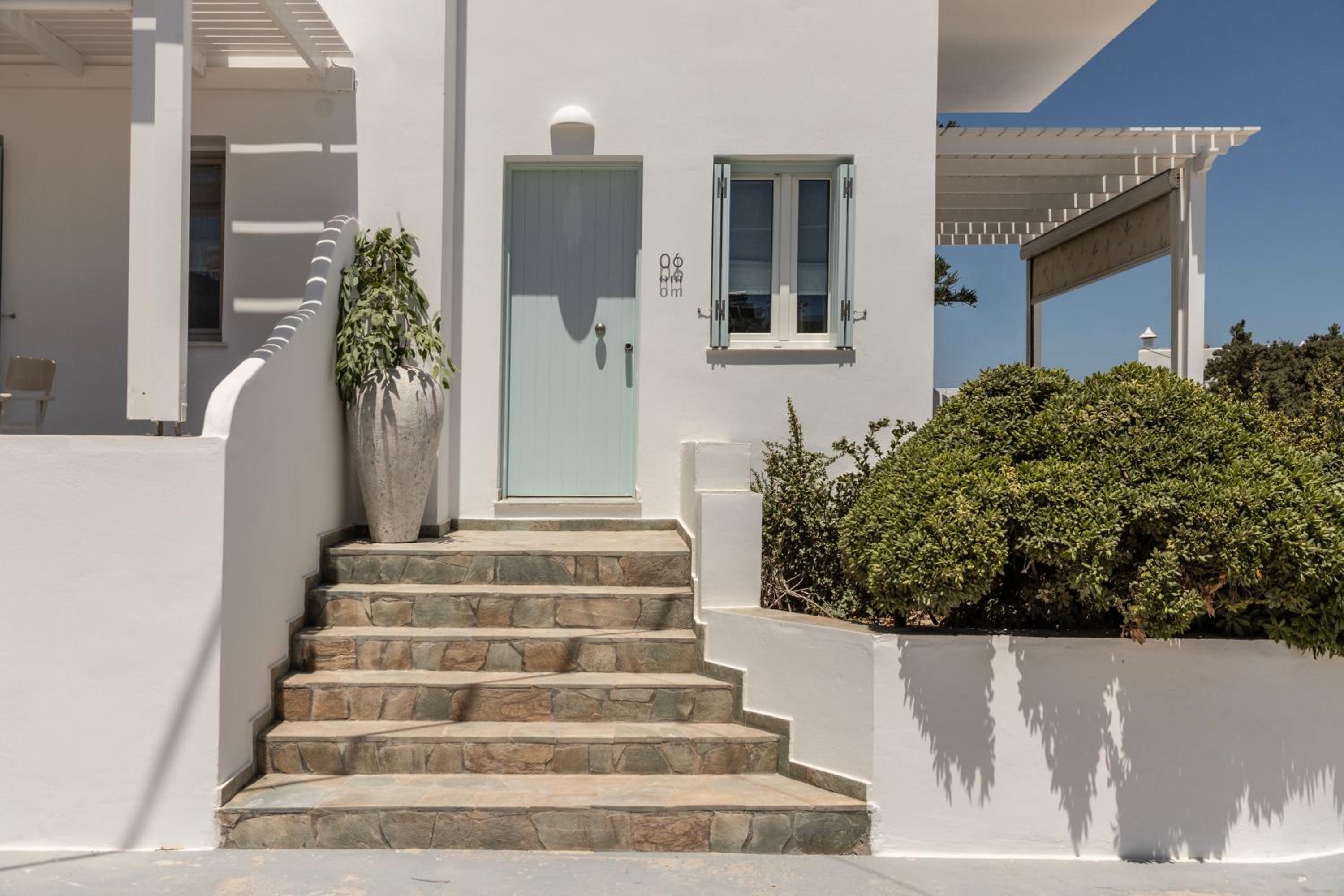 Om Living Milos