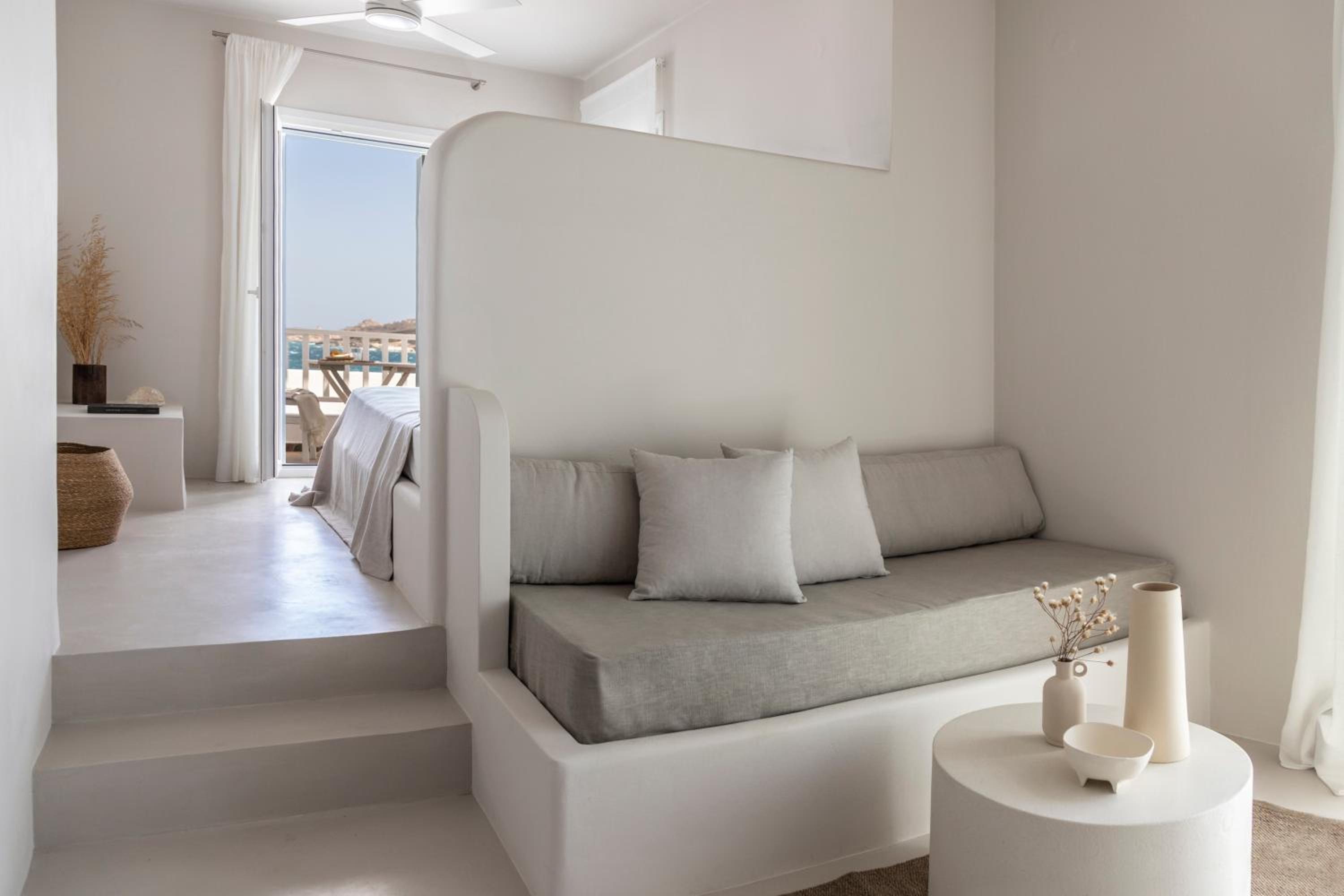 Om Living Milos