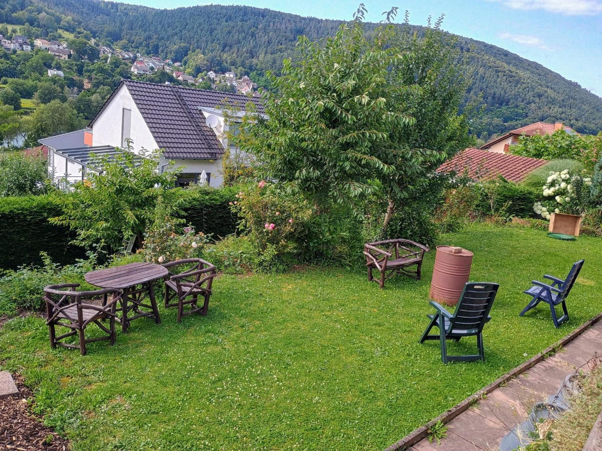 Travel Sleep & Home l Ruhige Übernachtung mit Main-Blick und Garten l Apartment und Gästezimmer