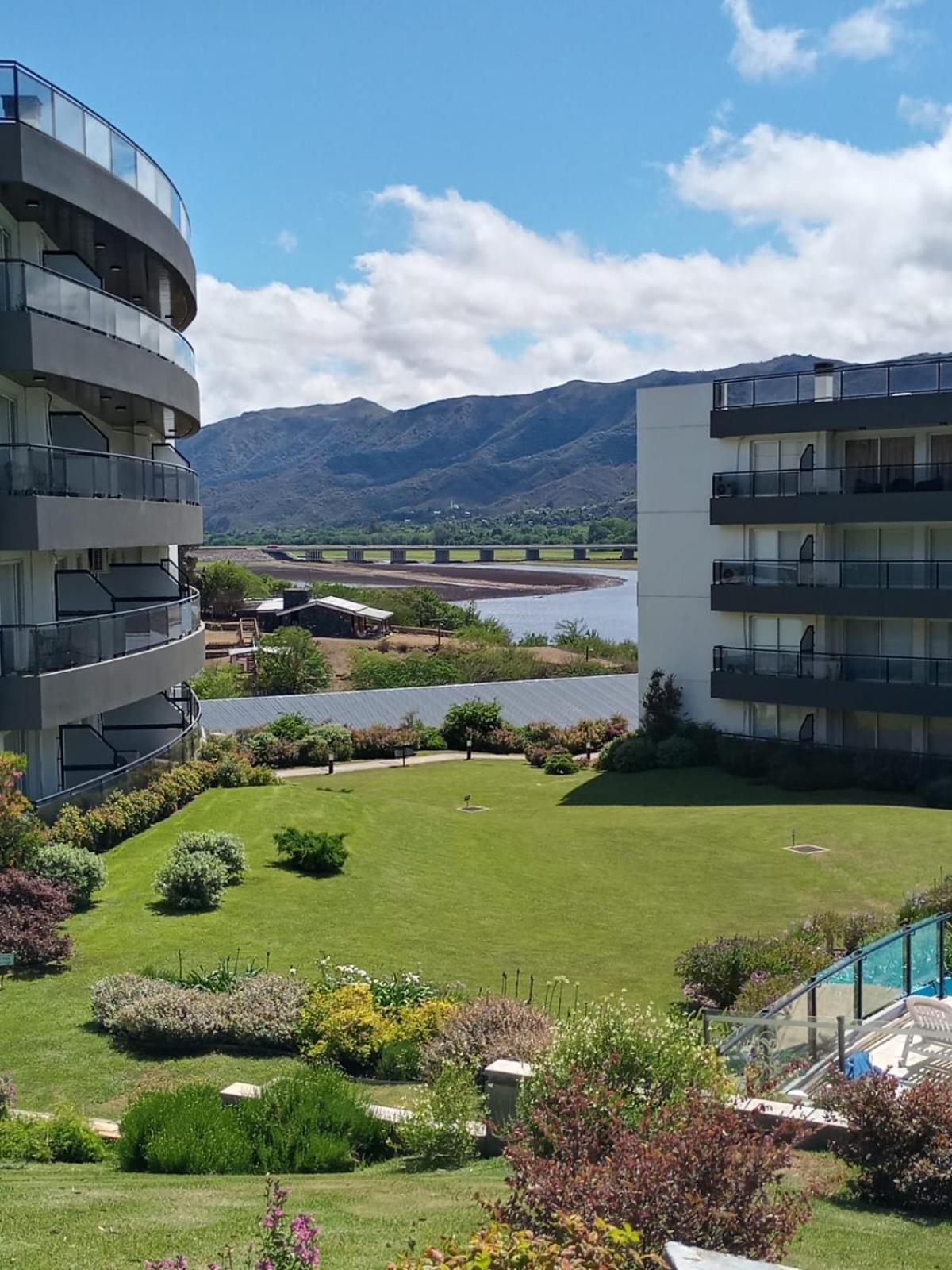 Hermoso departamento en complejo de categoría!!