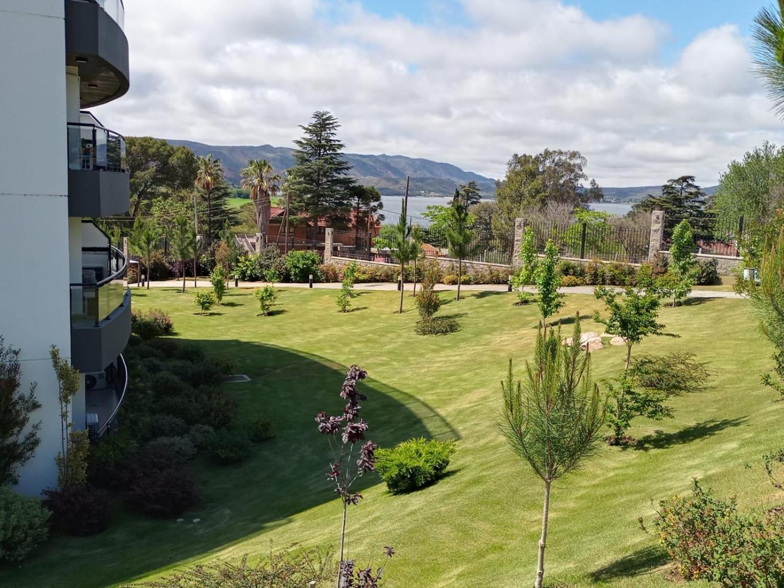 Hermoso departamento en complejo de categoría!!