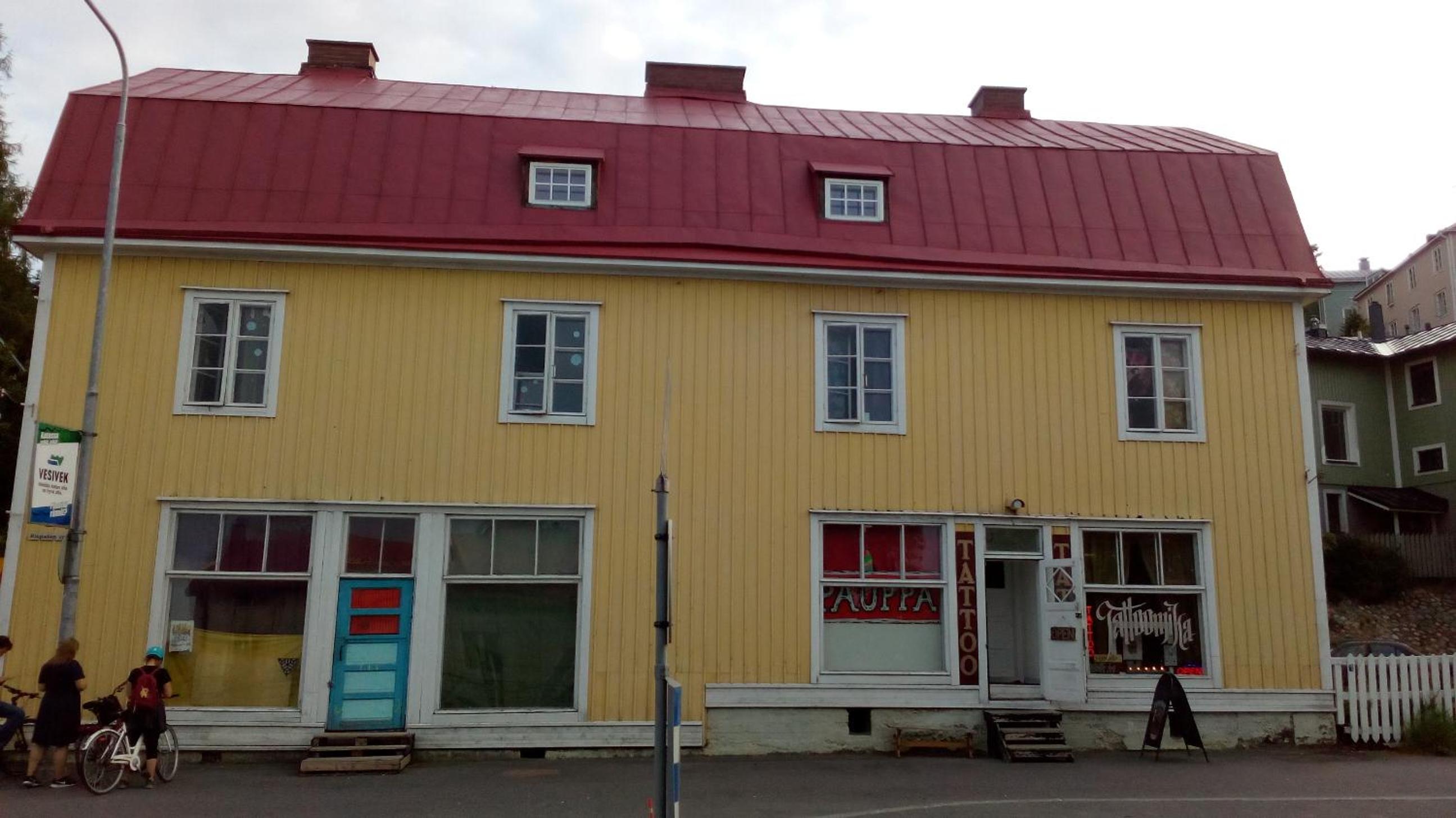 Pieni asunto 25m2 vanhassa puukerrostalossa min 2 yötä