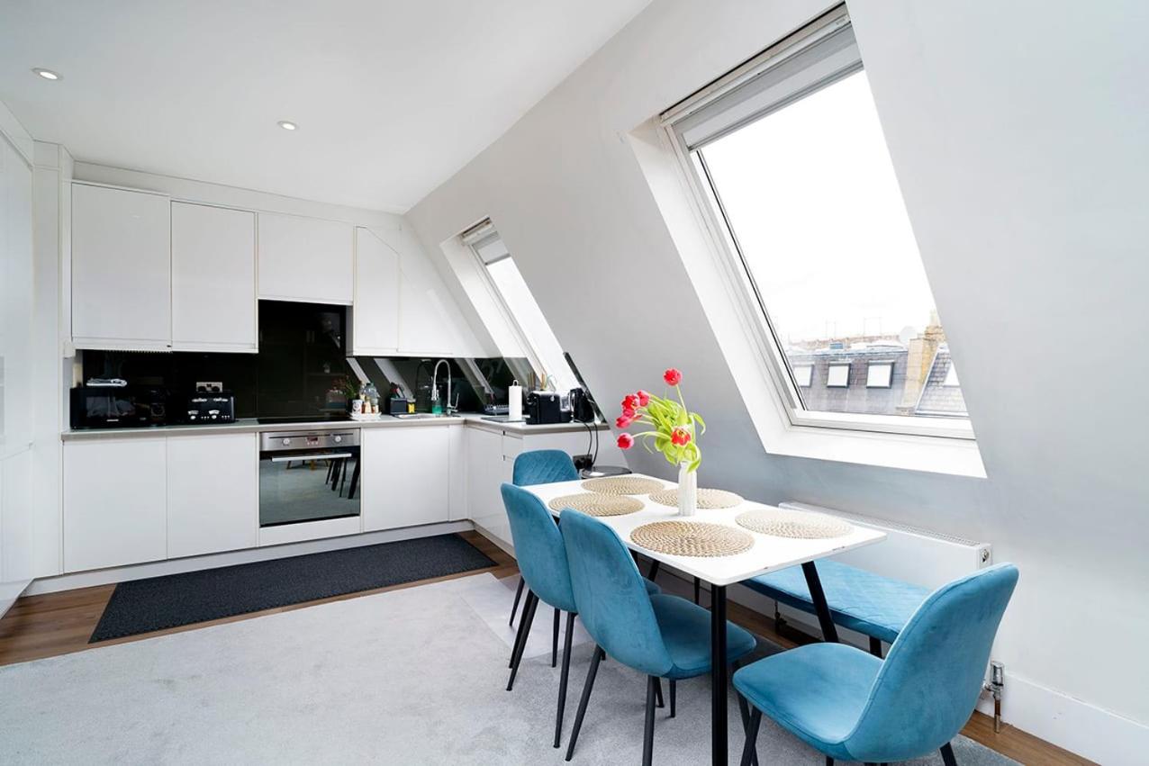Stunning 2BR Flat in Prime London Location view 2