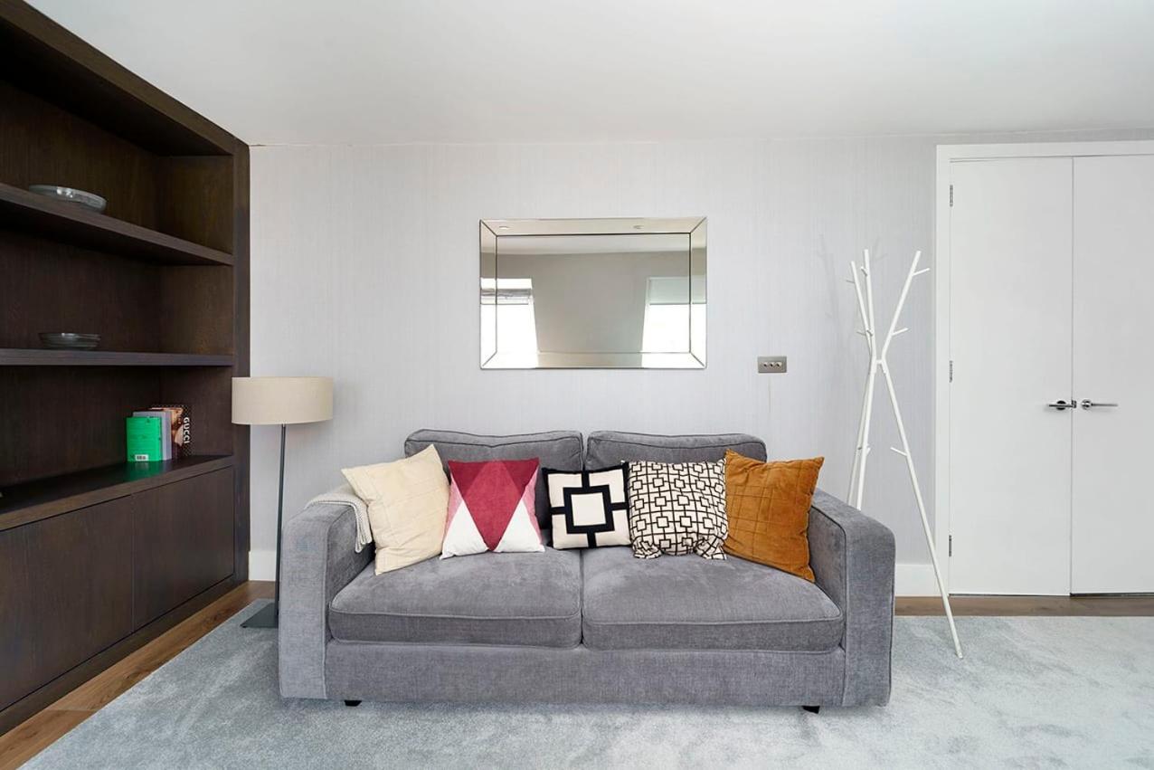 Stunning 2BR Flat in Prime London Location view 5