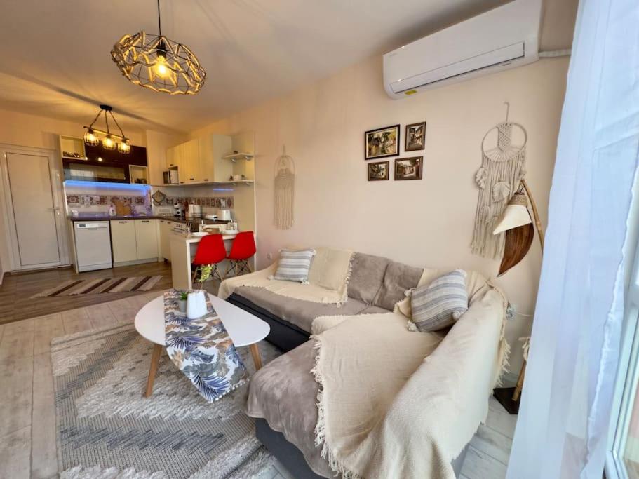 Boho Apartment Plovdiv with Private Parking Space