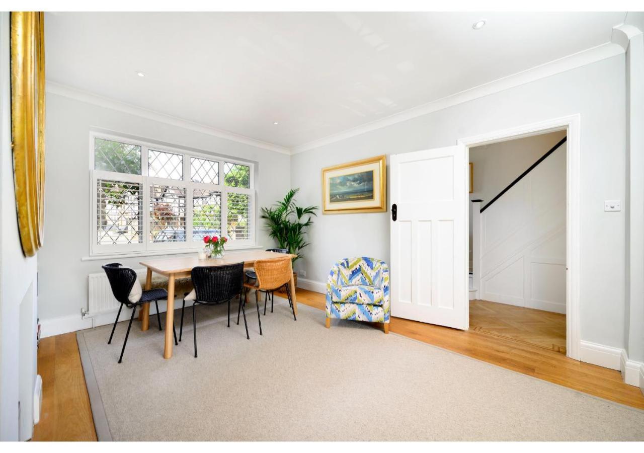 4BR House Minutes from Transport & Attractions view 2
