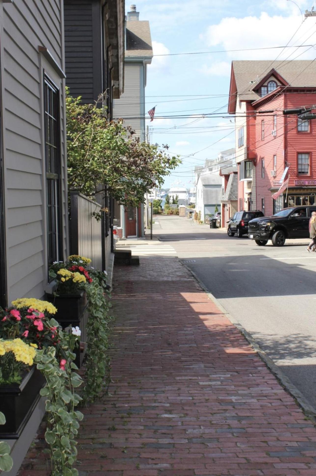 Beautifully Renovated 2 Bed 2 Bath Private Home view 4