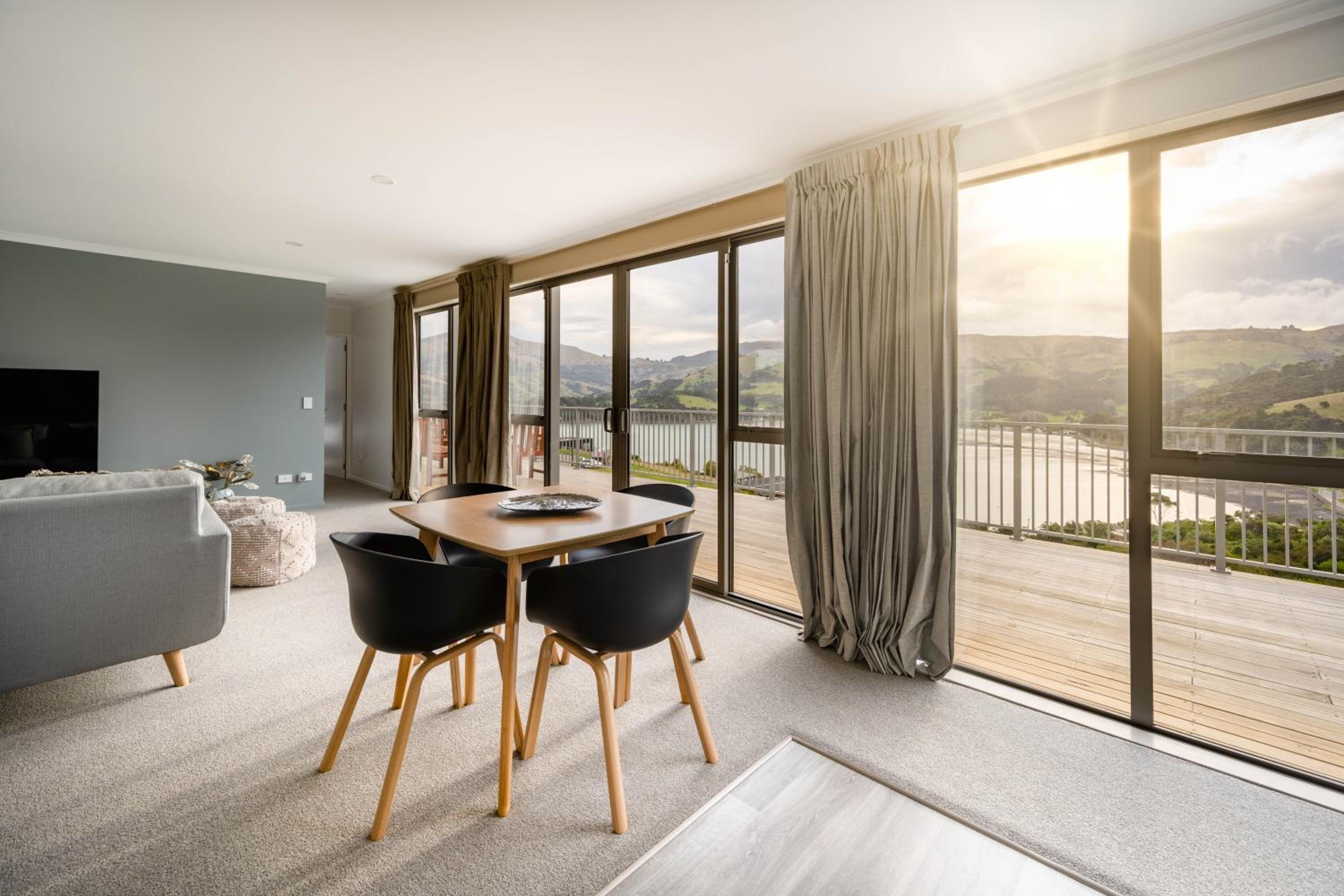 Harbour Heights - Akaroa Holiday Home view 3
