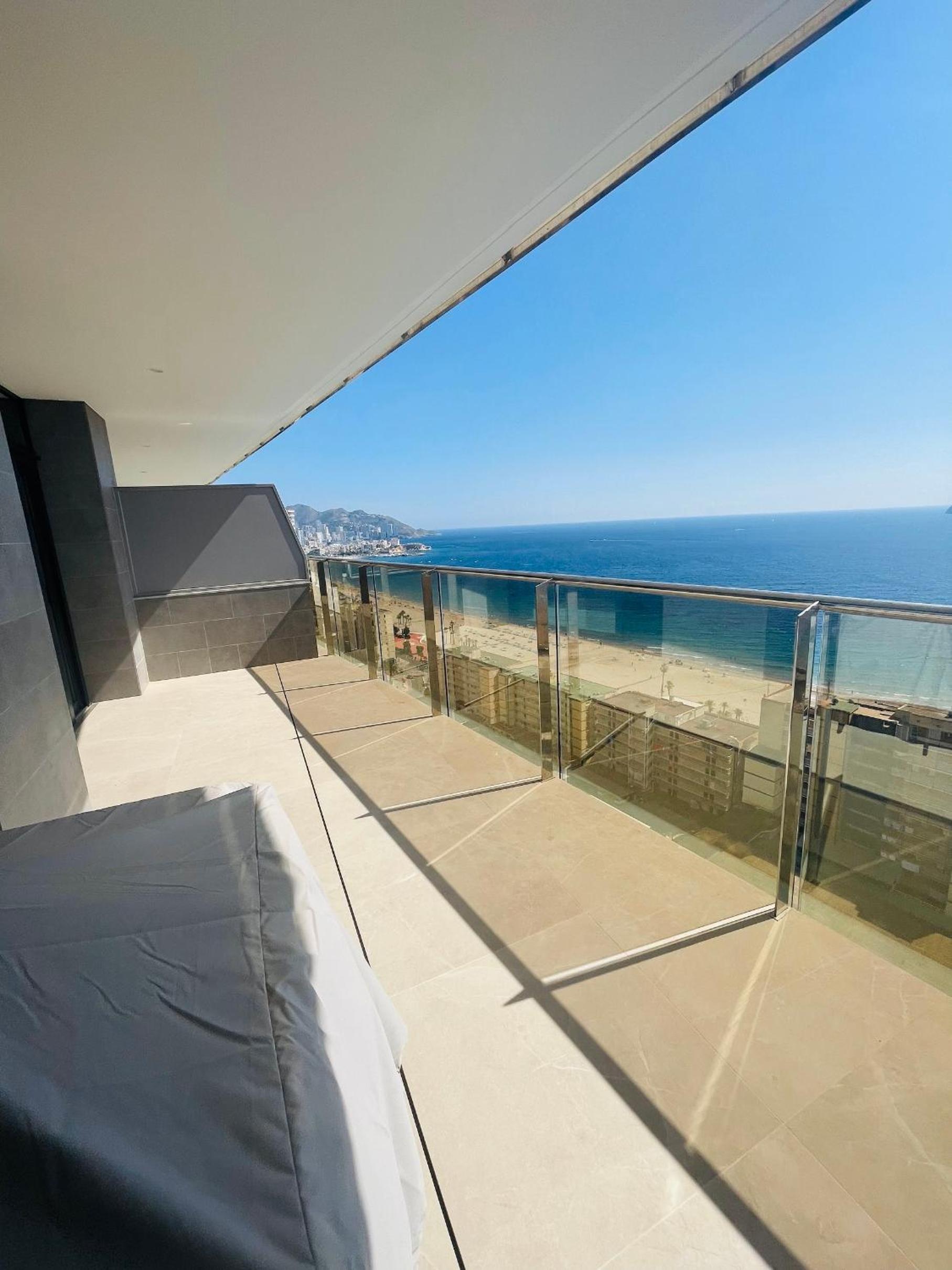 Sunset Cliffs by Mar Holidays