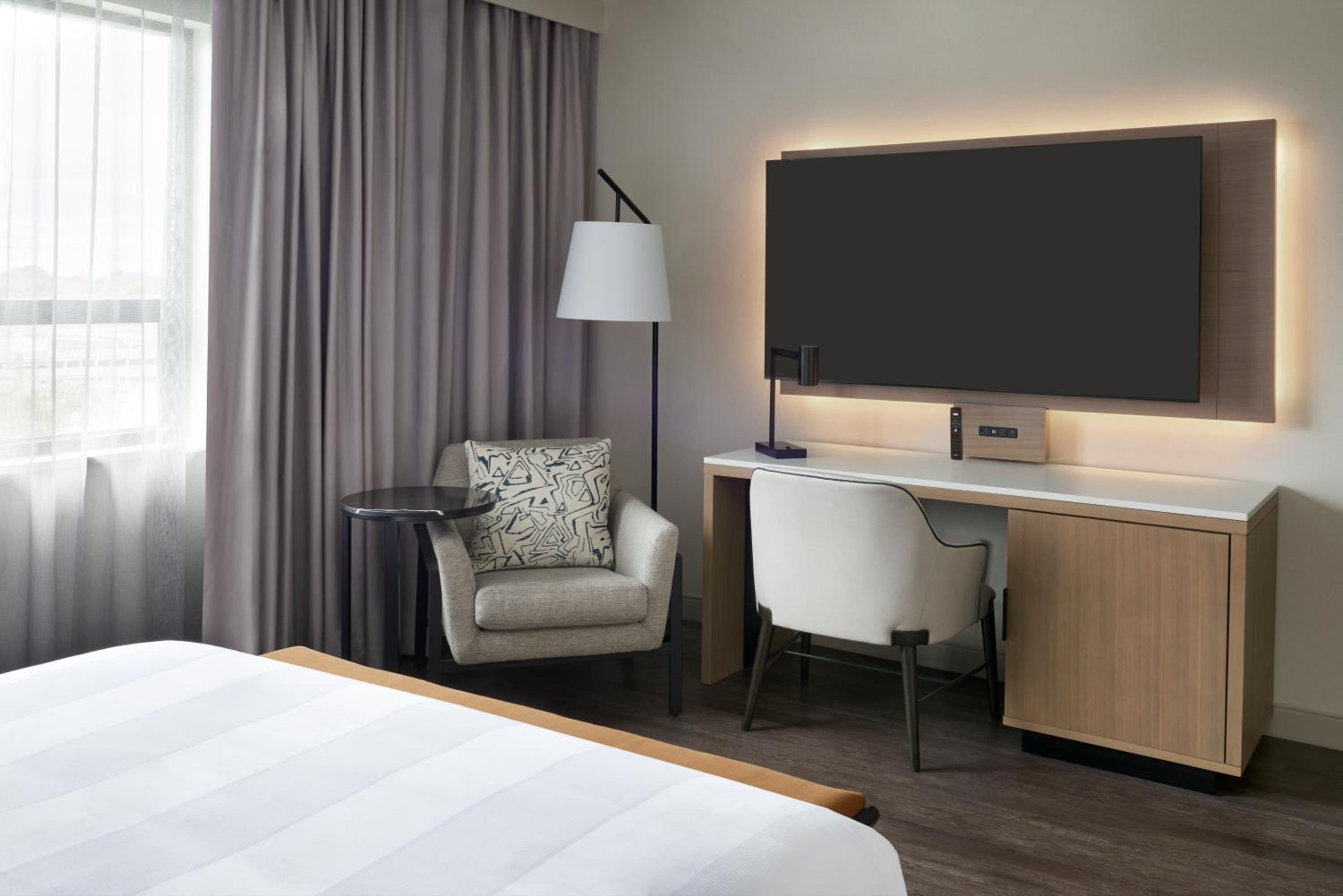 Kingston Vacations - Kingston Market Square Hotel - Property Image 5