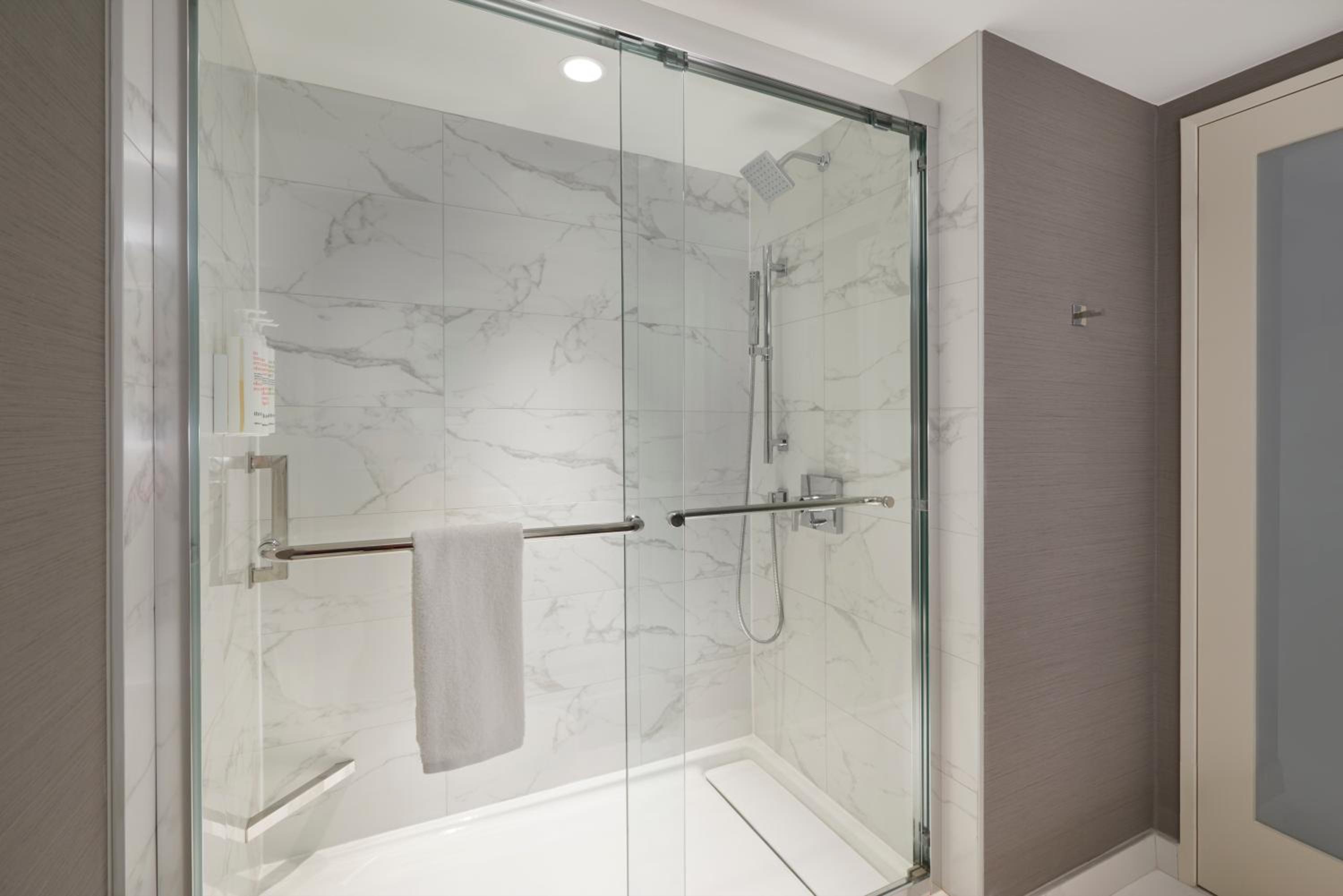 Kingston Vacations - Kingston Market Square Hotel - Property Image 3