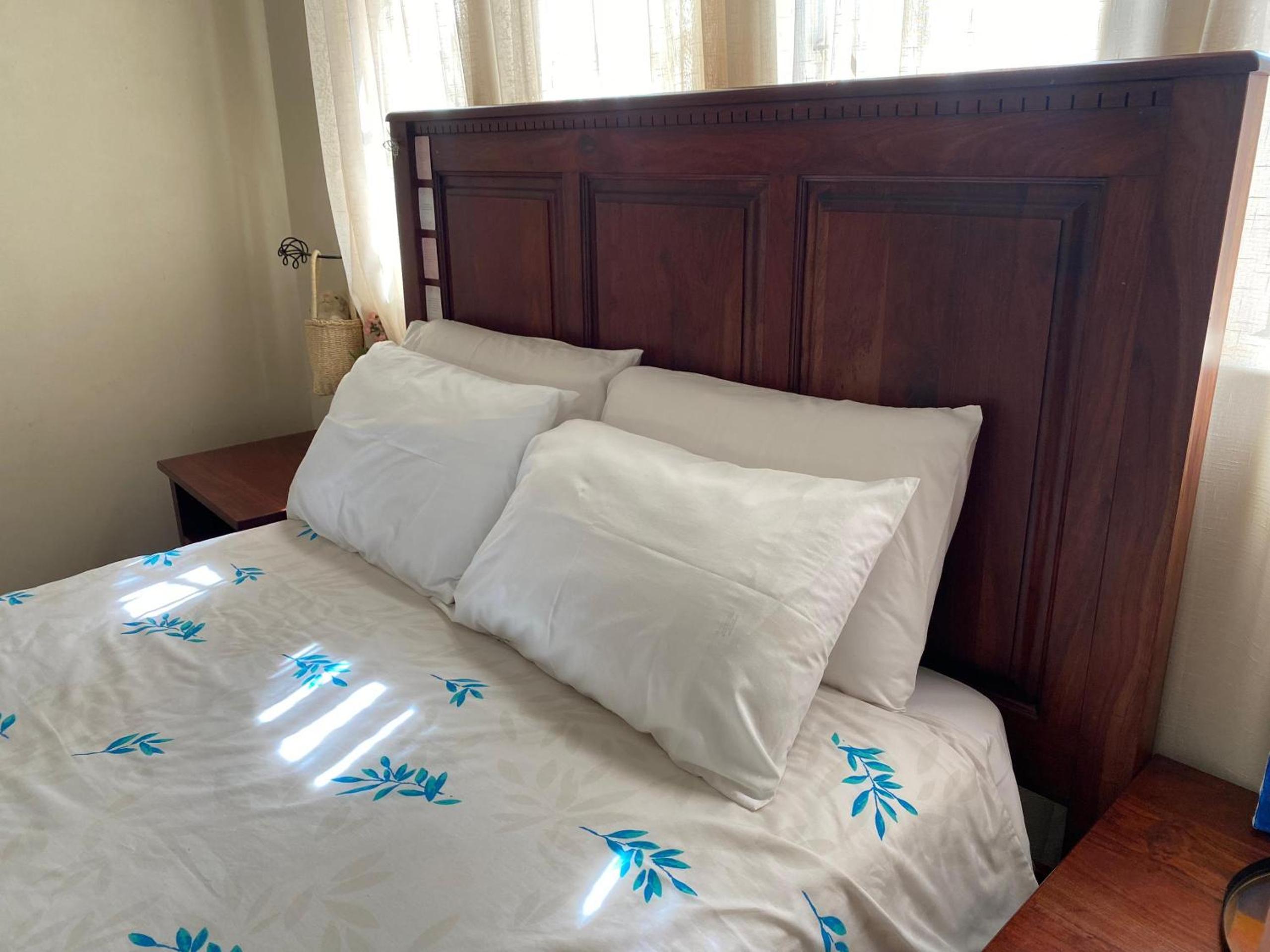 Luxurious 4 bed with pool in Helensvale - 2255