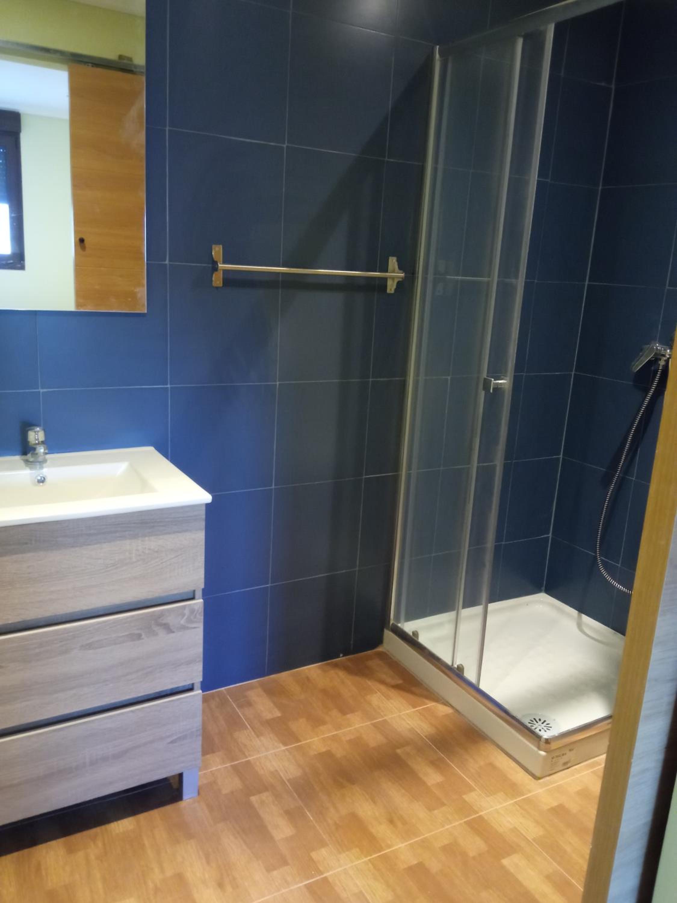 Habitación con baño cambados