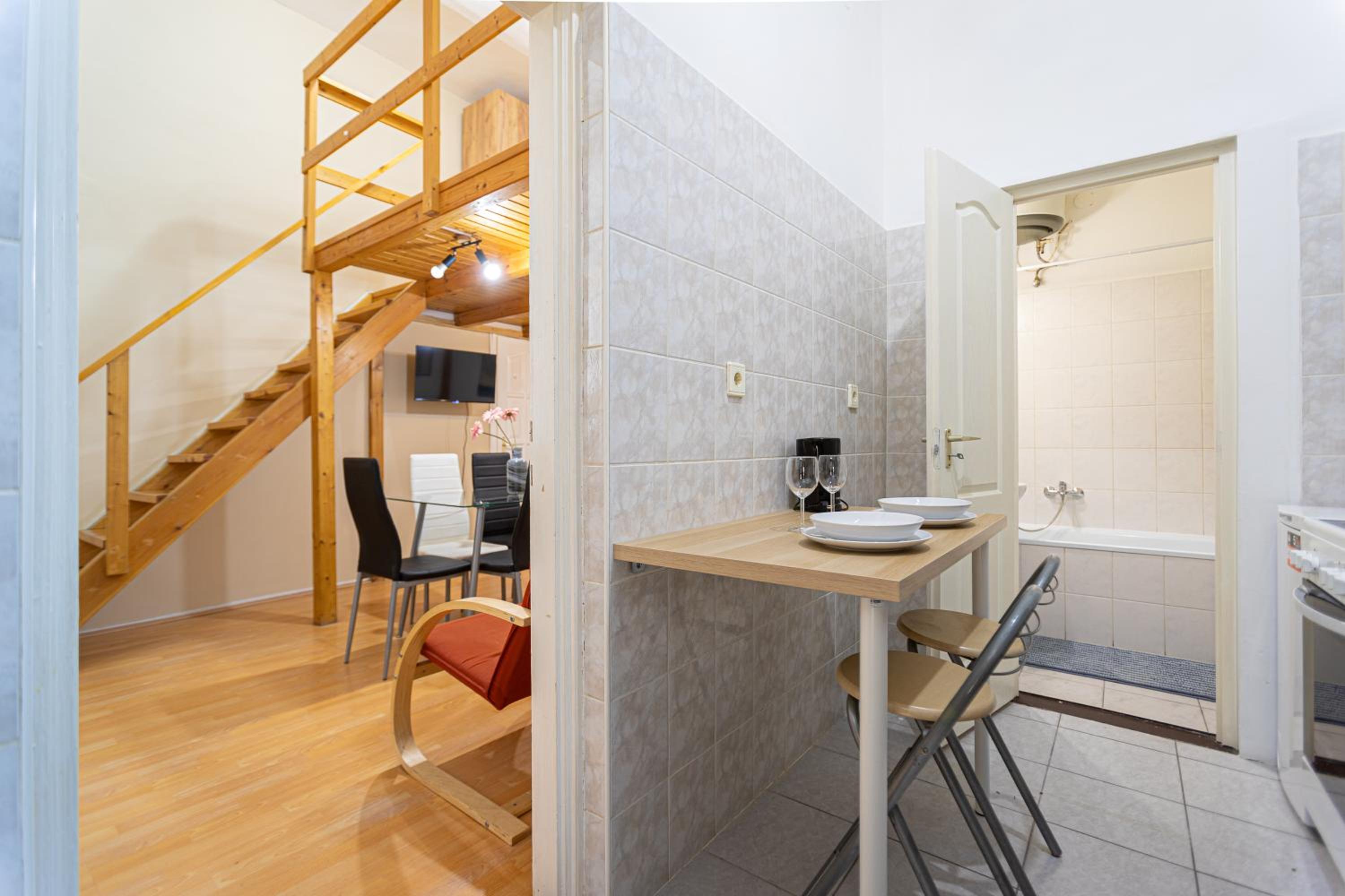 Cute apartment next to the Gozsdu Courtyard view 5