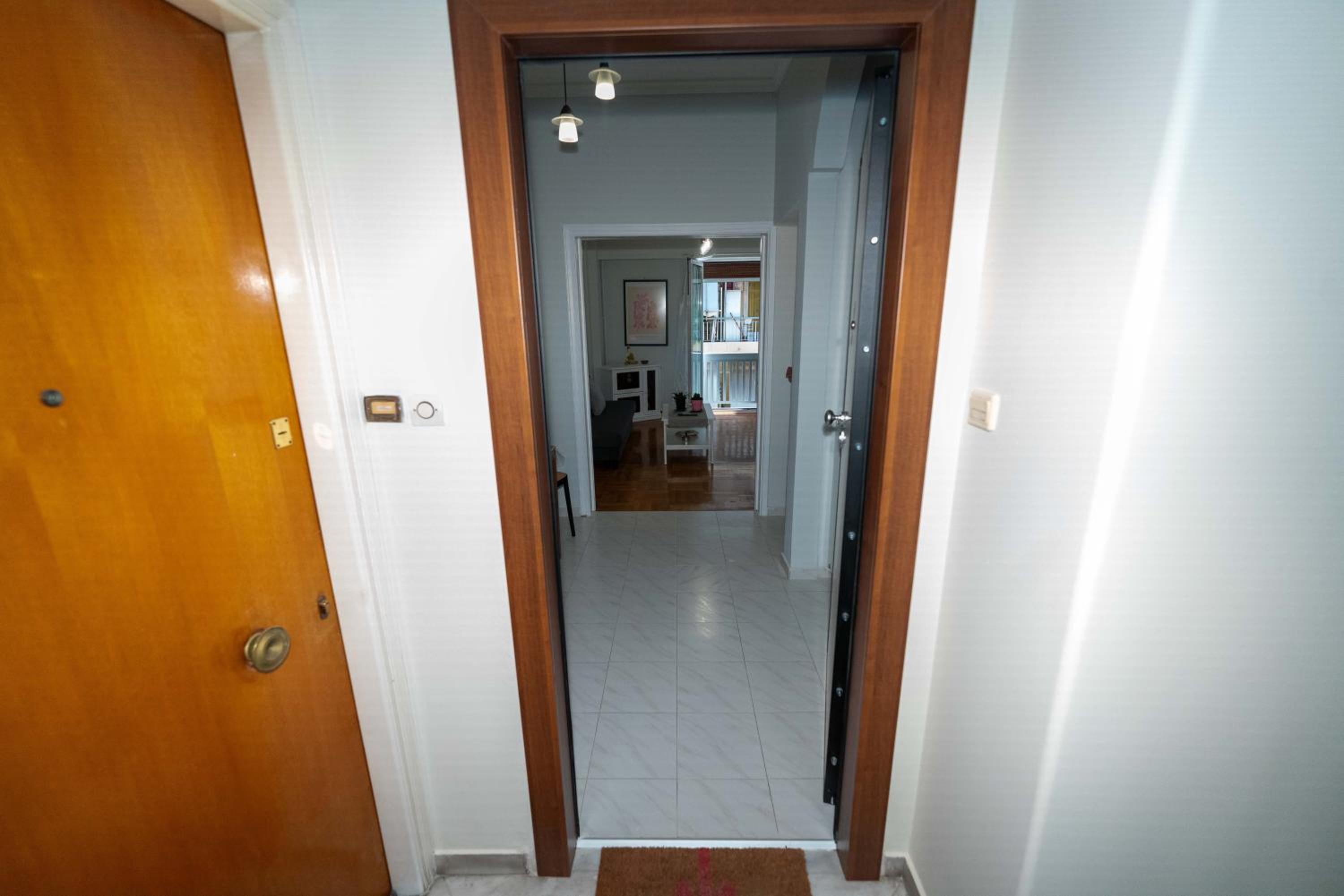 Urban Chic Flat Pagrati Athens photo 4