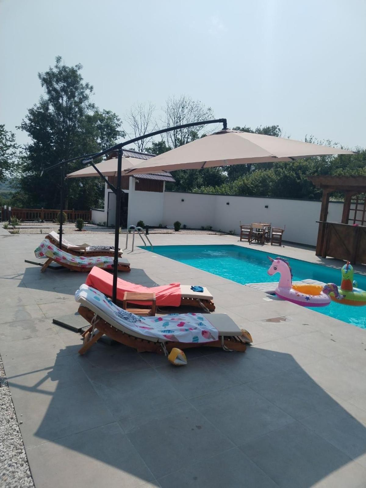 Romantic Lodge
