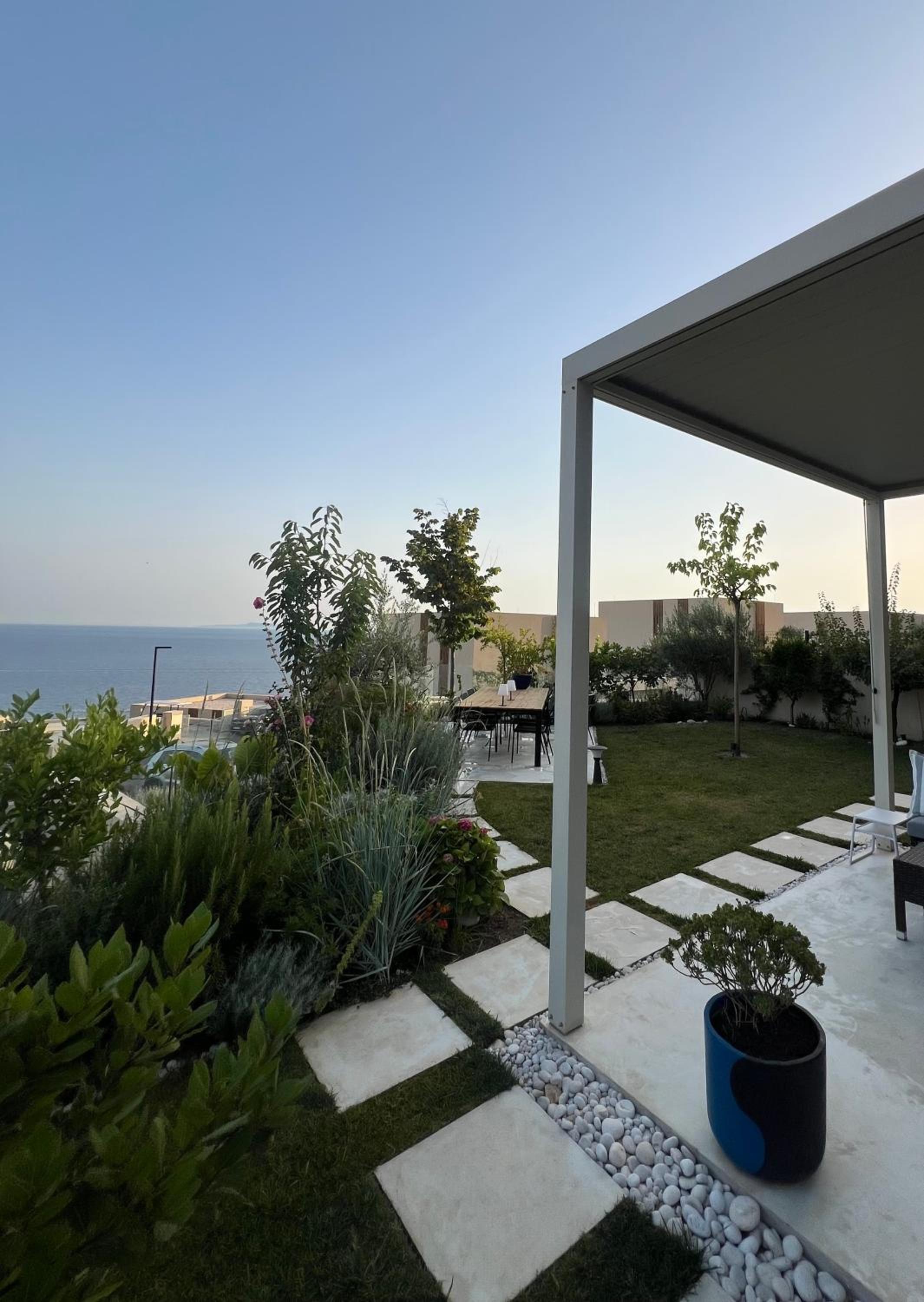 Green Coast Palase 241