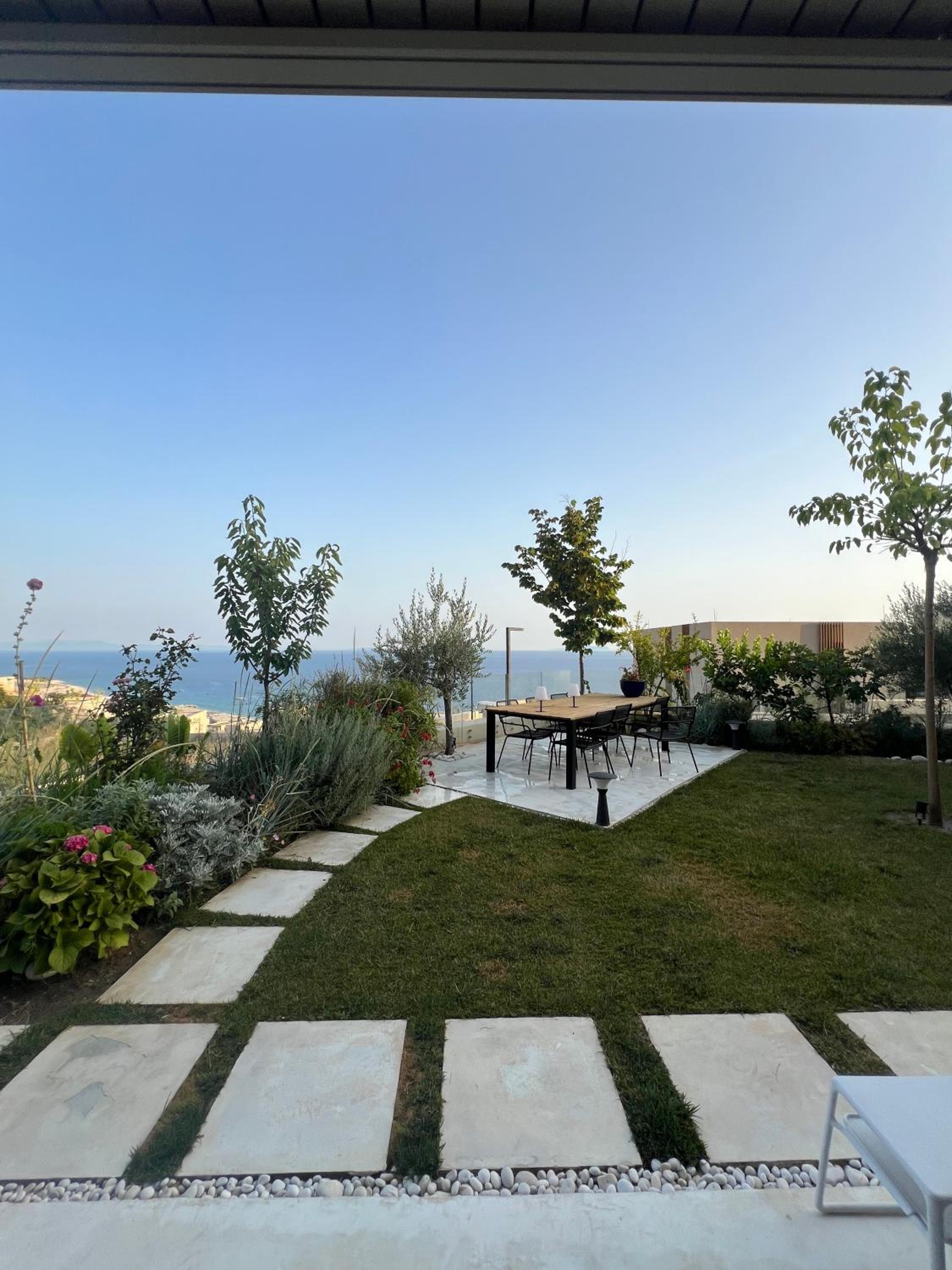 Green Coast Palase 241