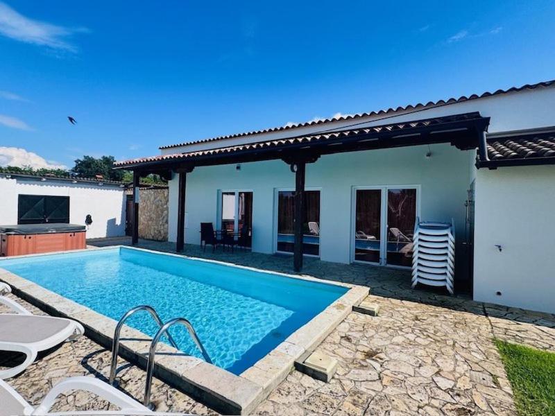 Villa Renzo view 3