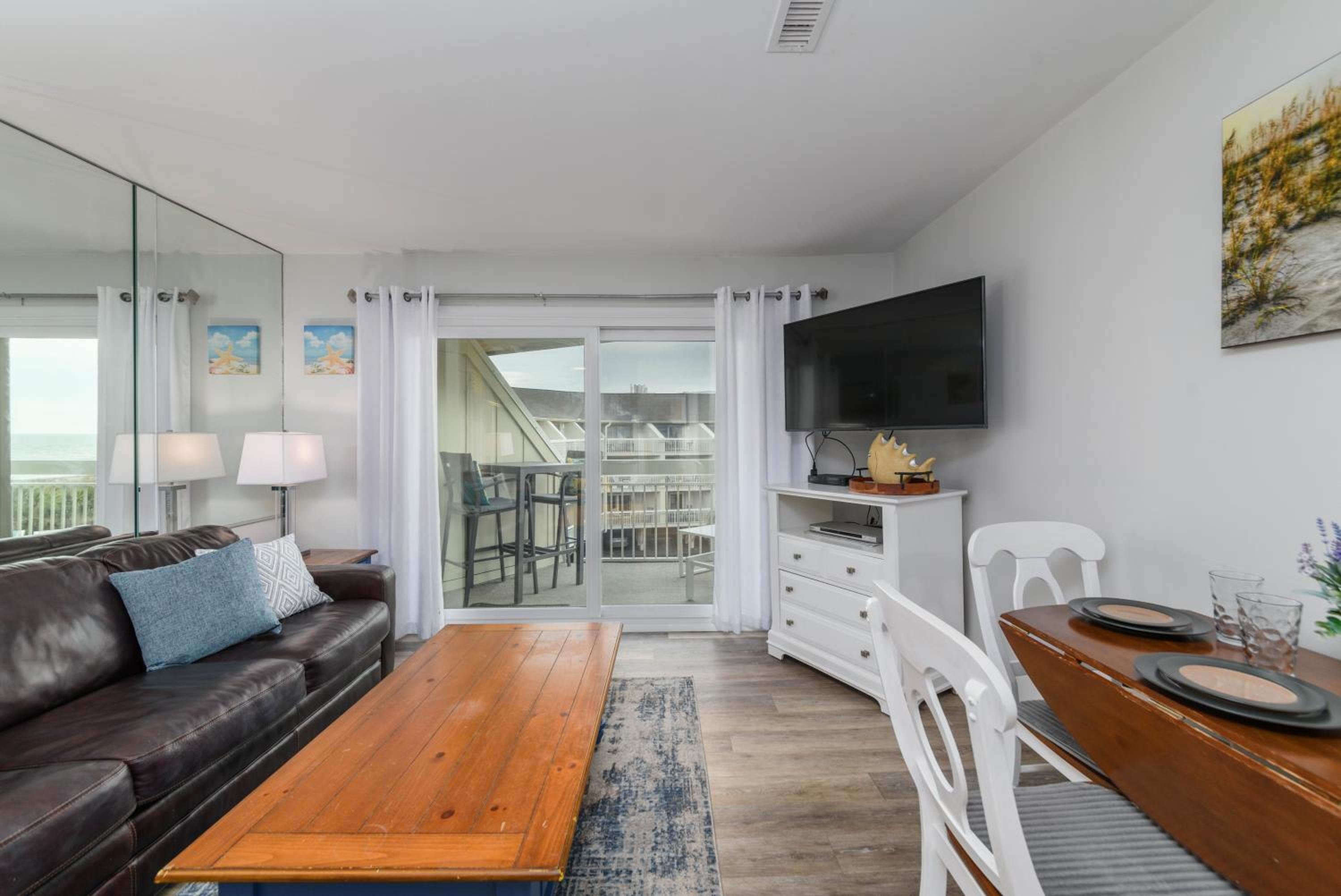 Ocean Tides Incredible Oceanfront Views, Heated Pools, Elevator, Walk to Everything