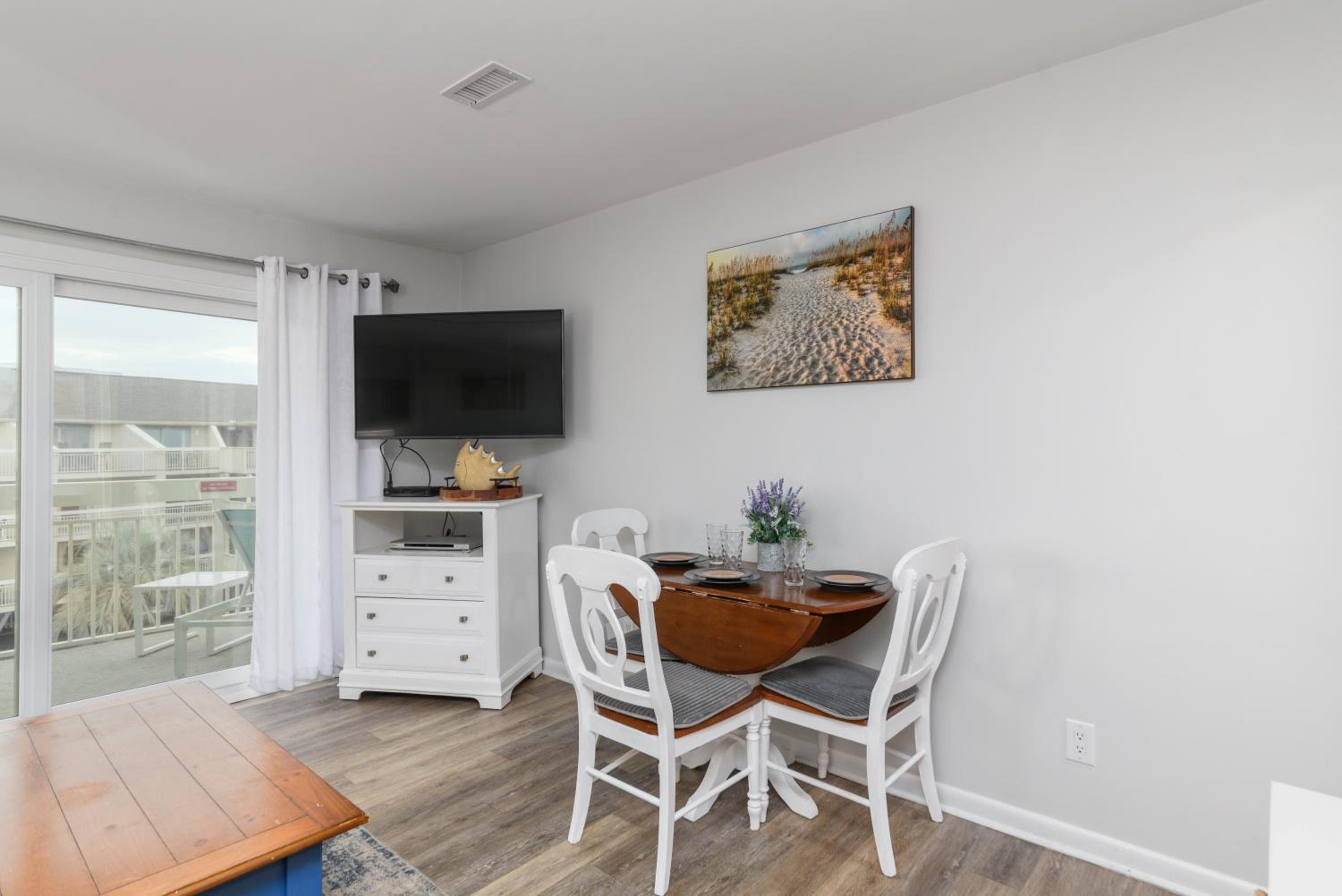 Ocean Tides Incredible Oceanfront Views, Heated Pools, Elevator, Walk to Everything