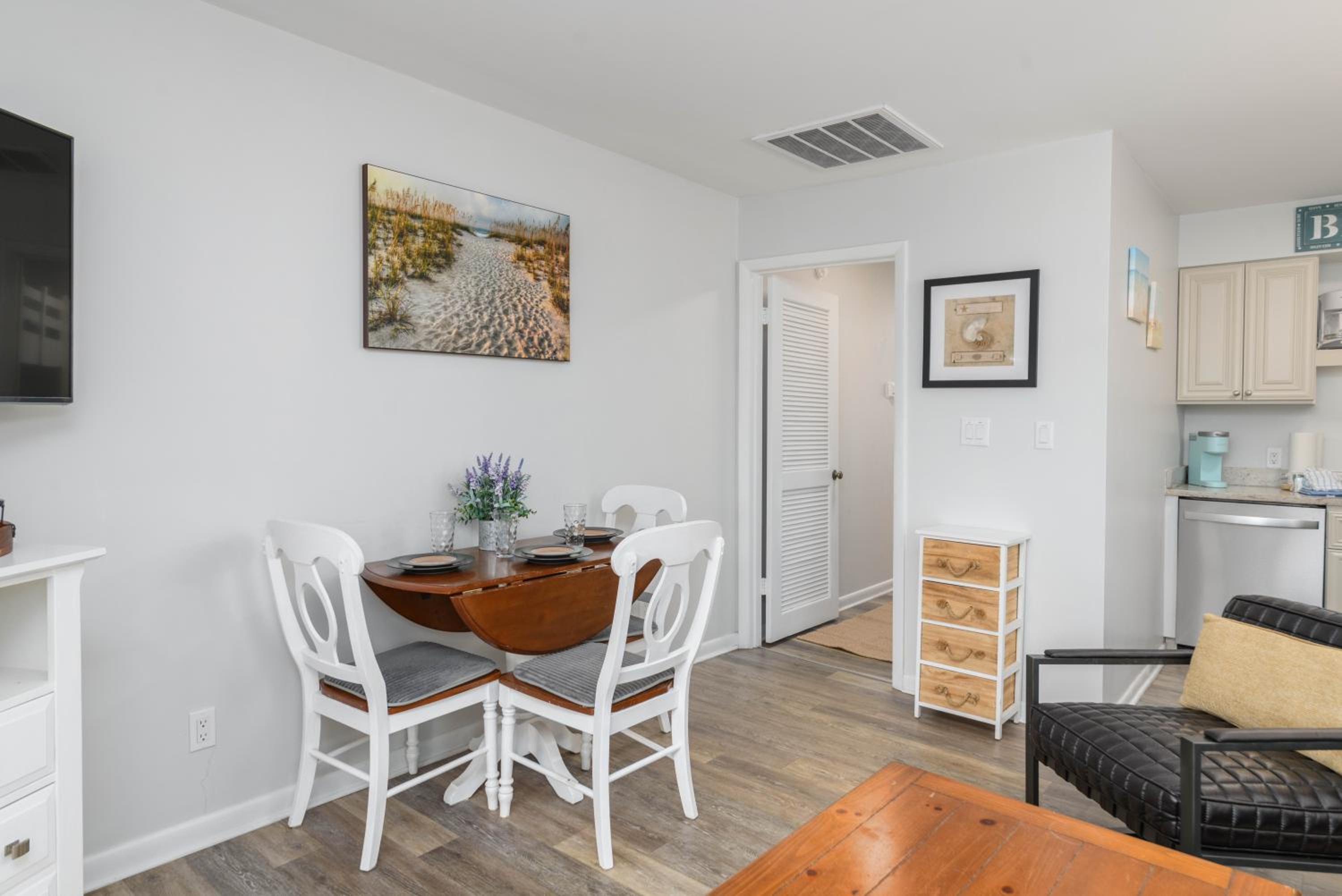 Ocean Tides Incredible Oceanfront Views, Heated Pools, Elevator, Walk to Everything