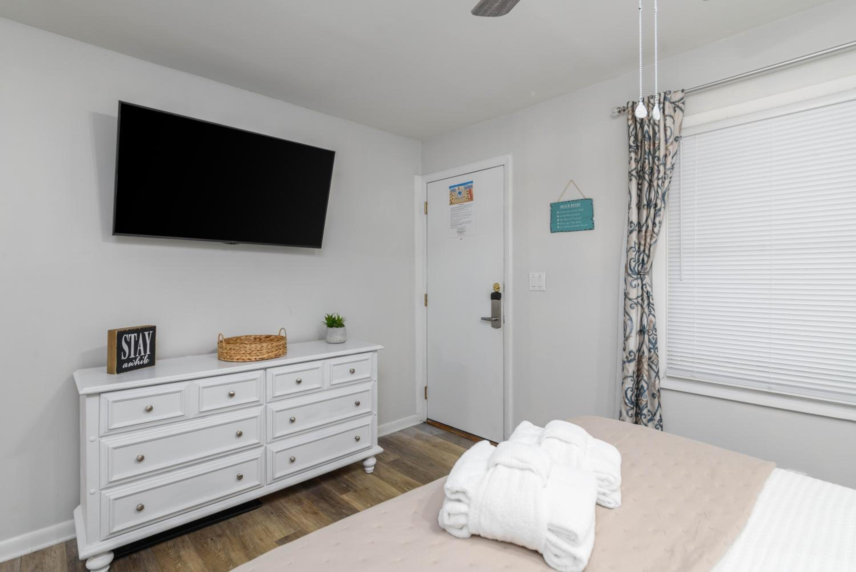 Ocean Tides Incredible Oceanfront Views, Heated Pools, Elevator, Walk to Everything