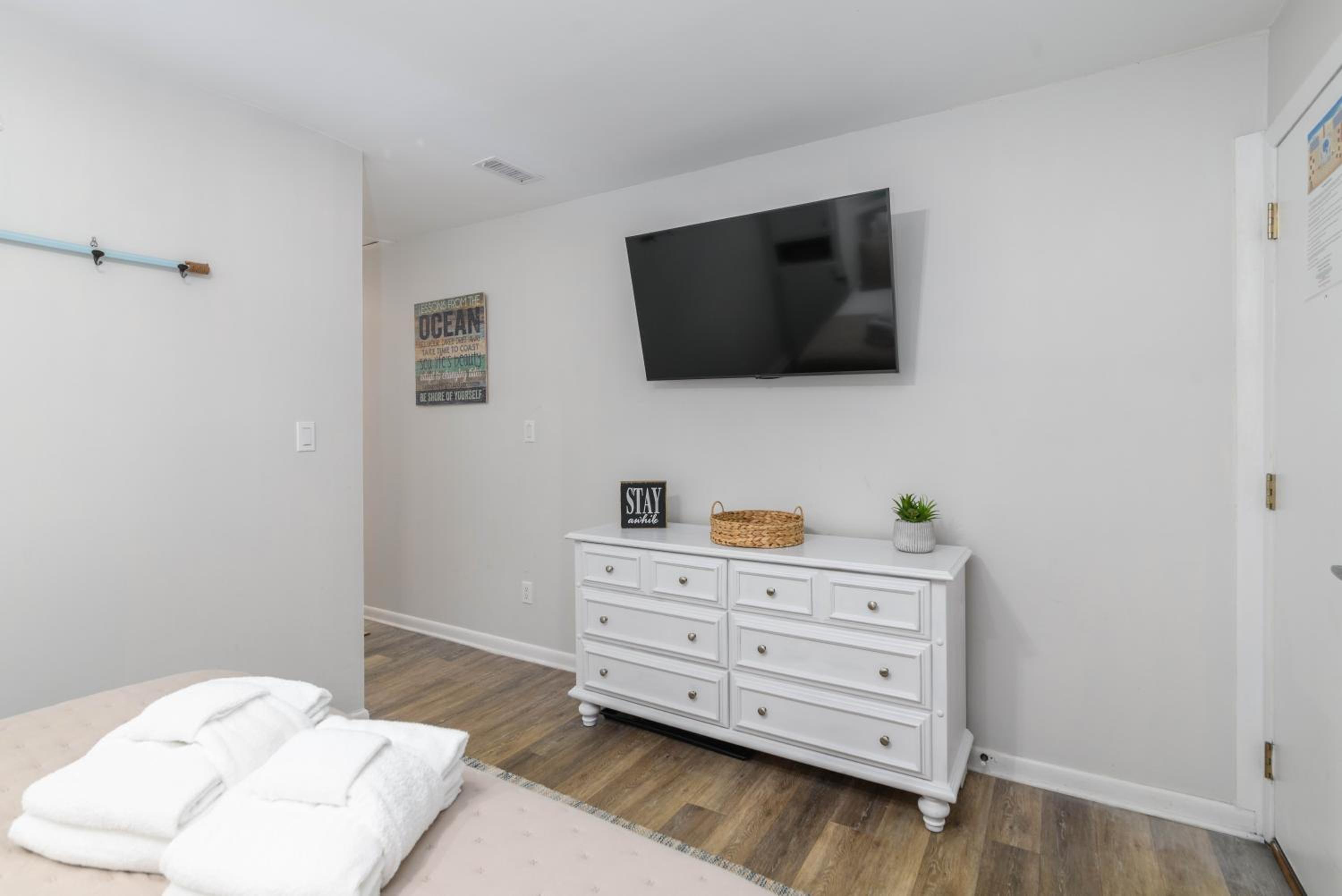 Ocean Tides Incredible Oceanfront Views, Heated Pools, Elevator, Walk to Everything