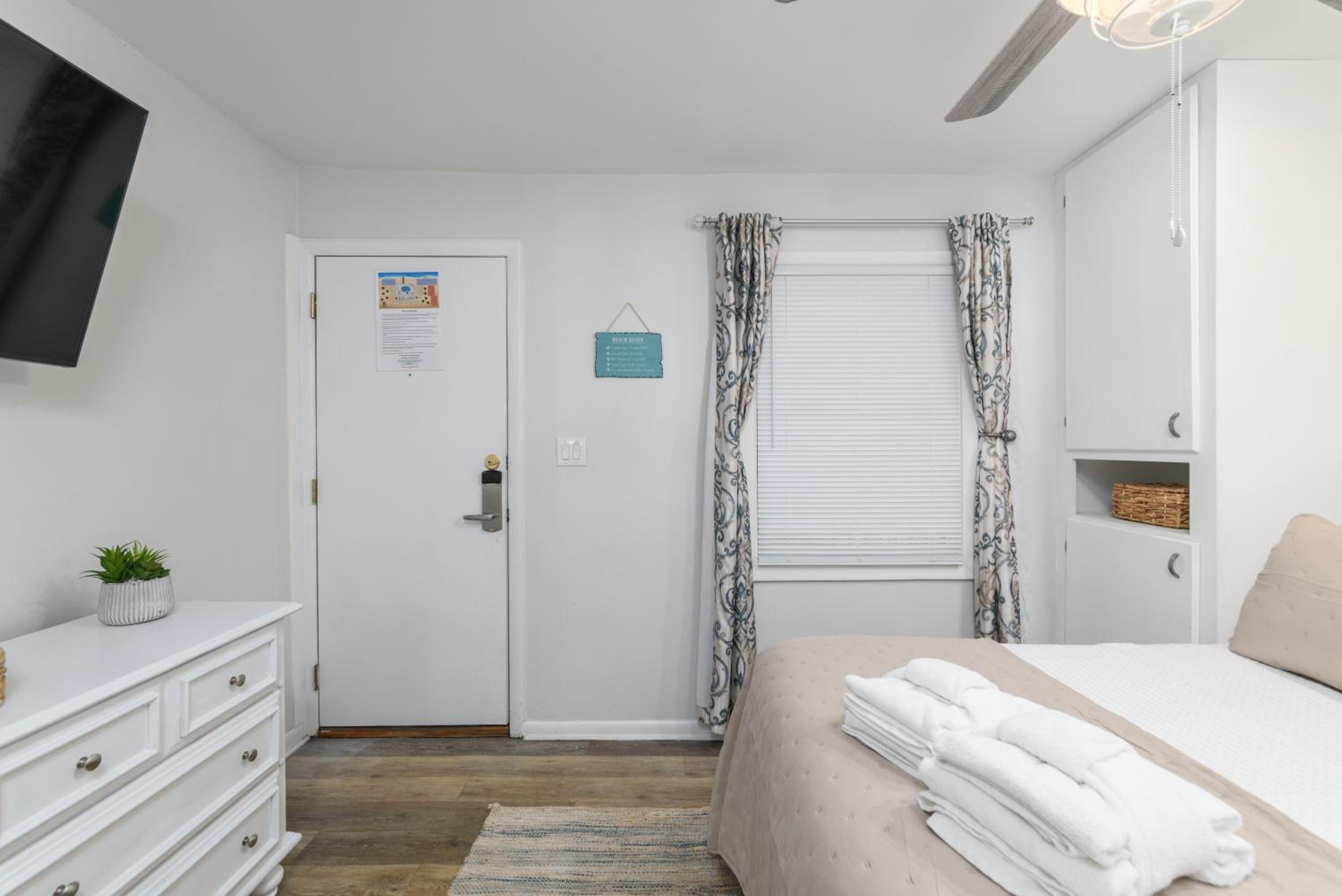 Ocean Tides Incredible Oceanfront Views, Heated Pools, Elevator, Walk to Everything