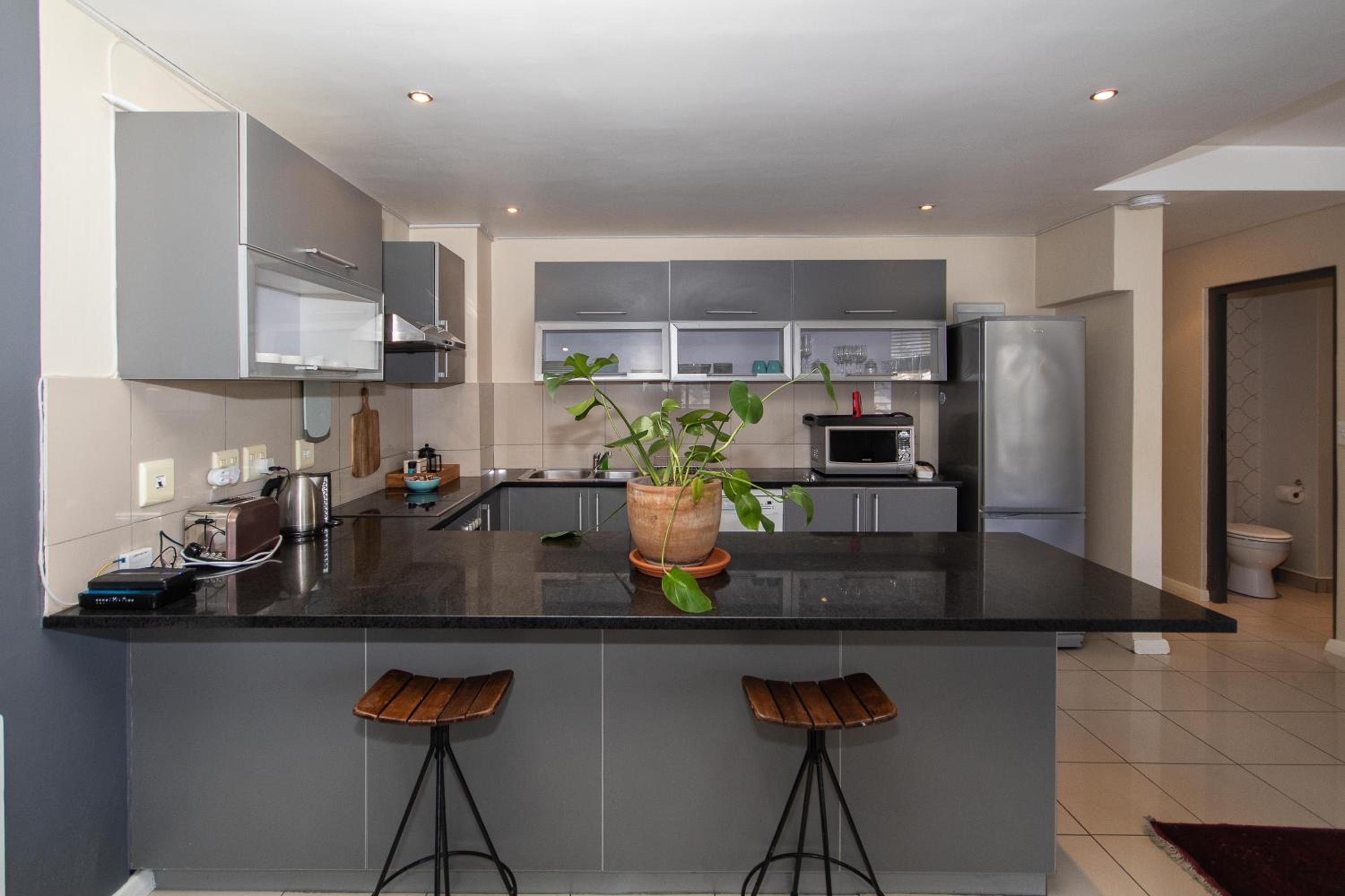 City Bowl stylish home, all in walking distance Flatrock view 5
