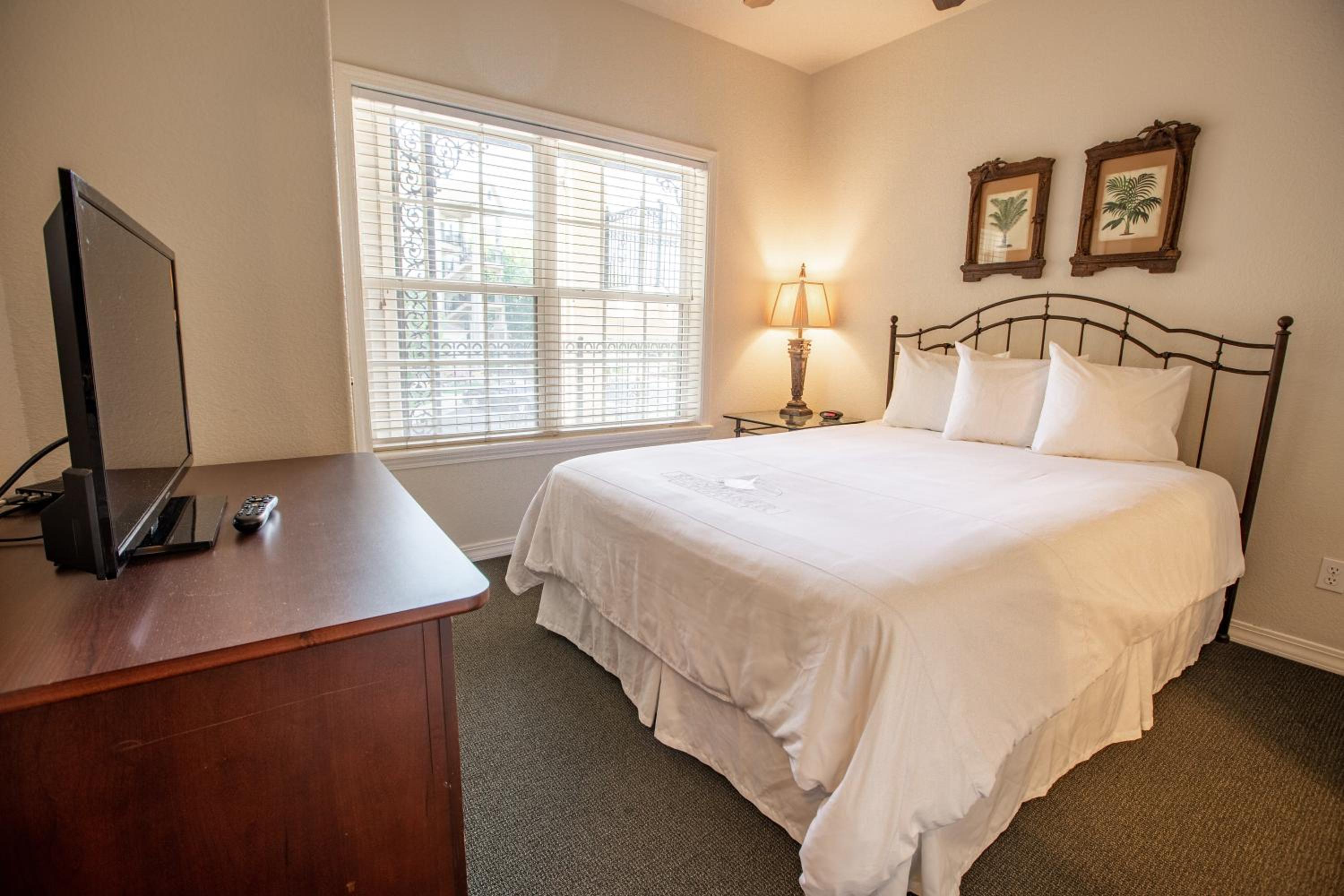 French Quarter Resort by CoolVacay