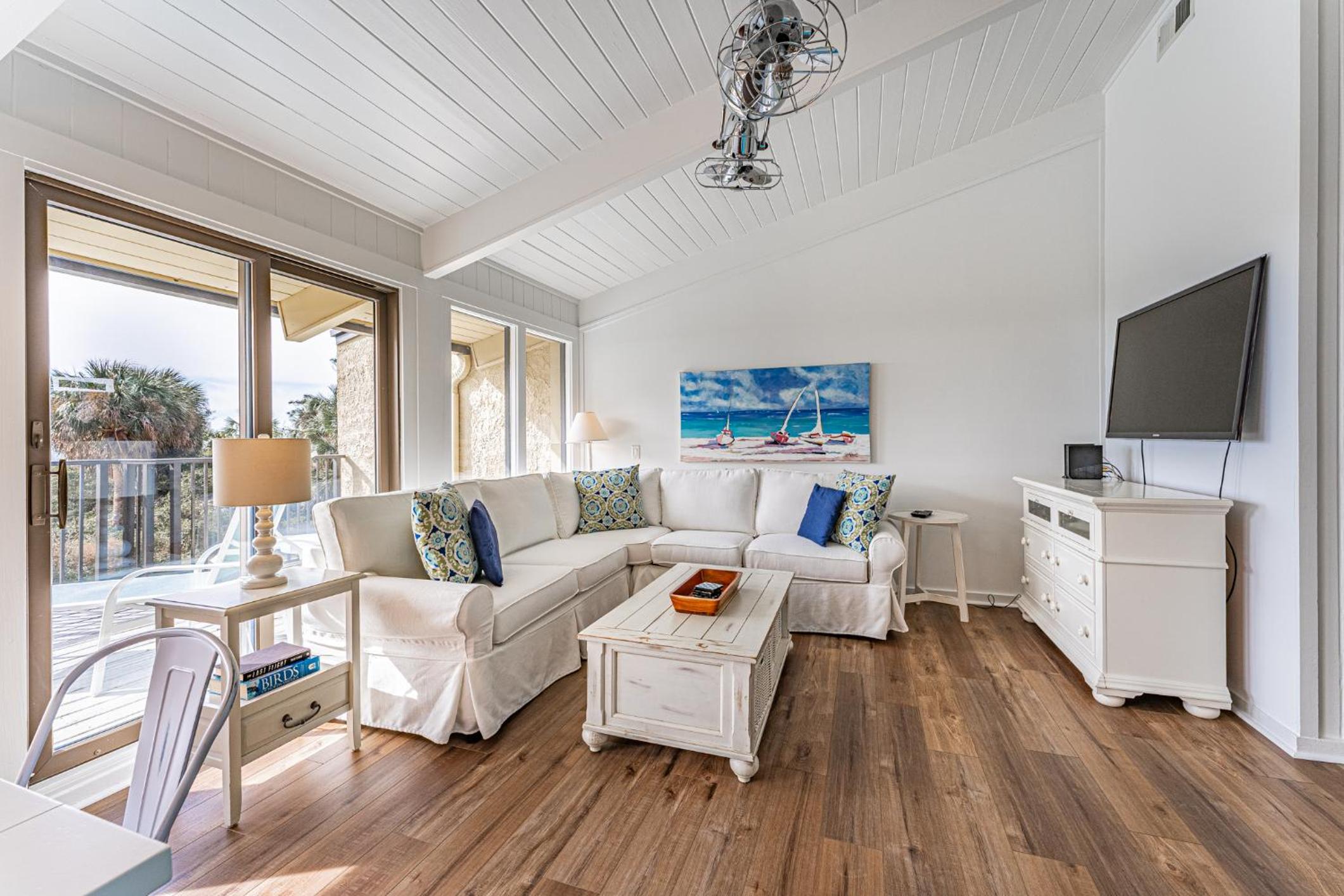 15% off 7 Night Stays Aug- Oct Surfs UP NEW Spectacular OCEANFRONT Condo Pool view 5
