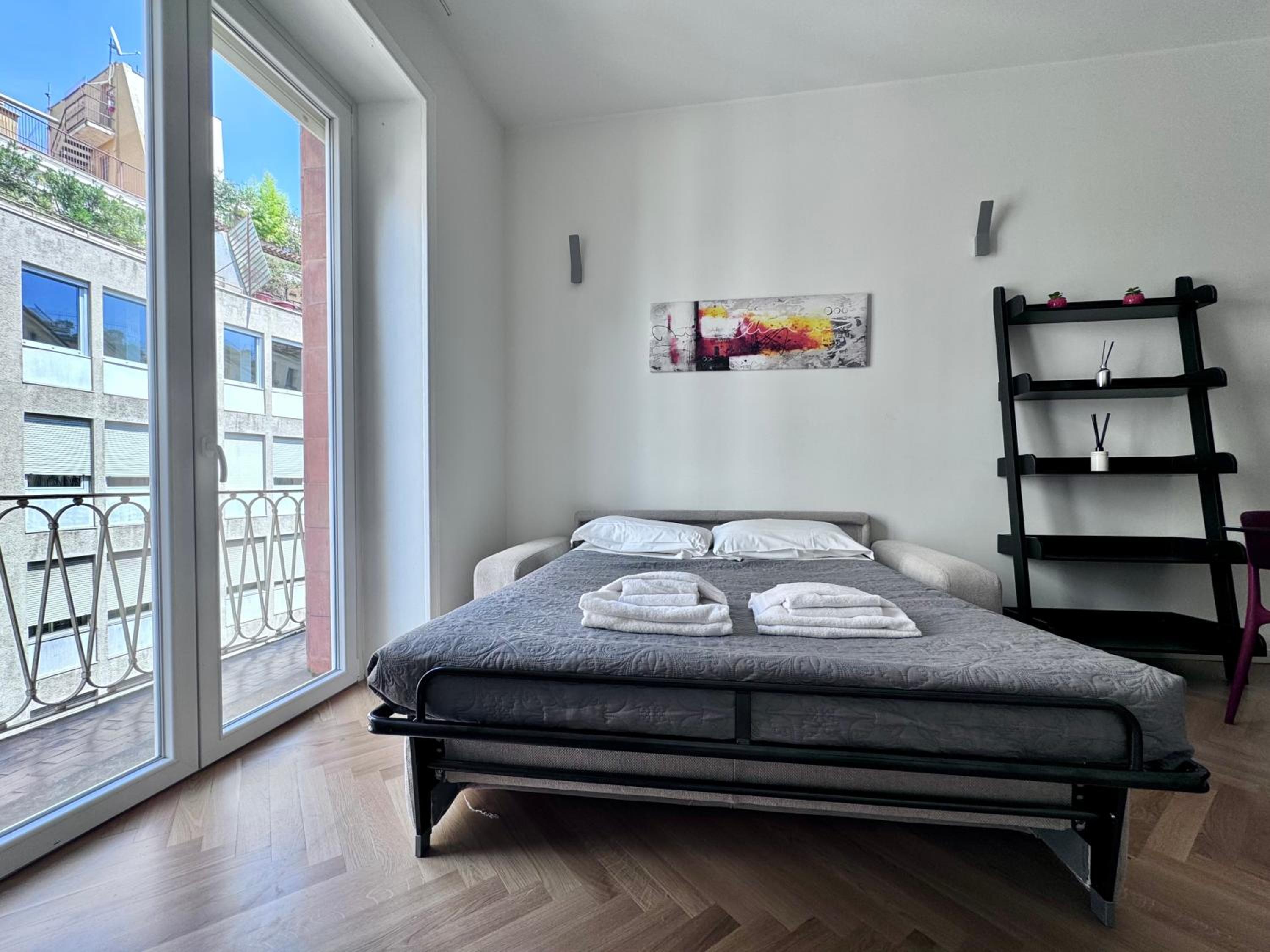 Cute and Central Duomo Apartment - Red photo 2