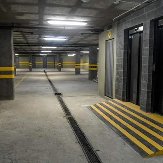 Nuevo Apartamento de 1 dormitorio, cerca de Equipetrol amoblado con Internet y Parqueo bajo techo