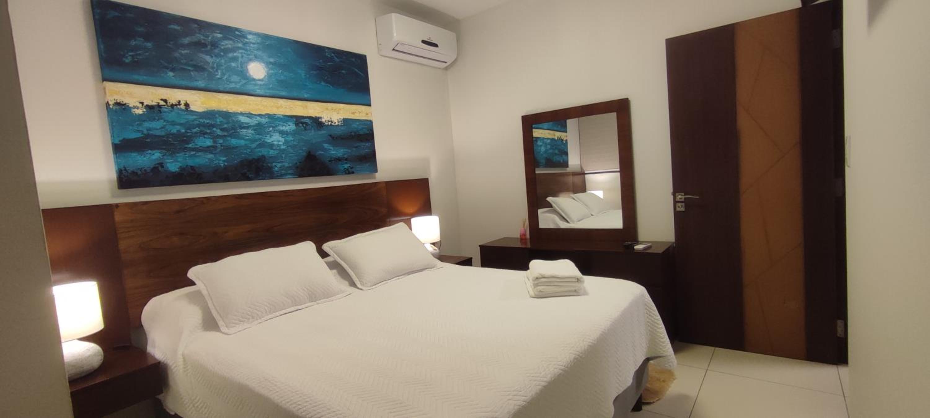 Nuevo Apartamento de 1 dormitorio, cerca de Equipetrol amoblado con Internet y Parqueo bajo techo