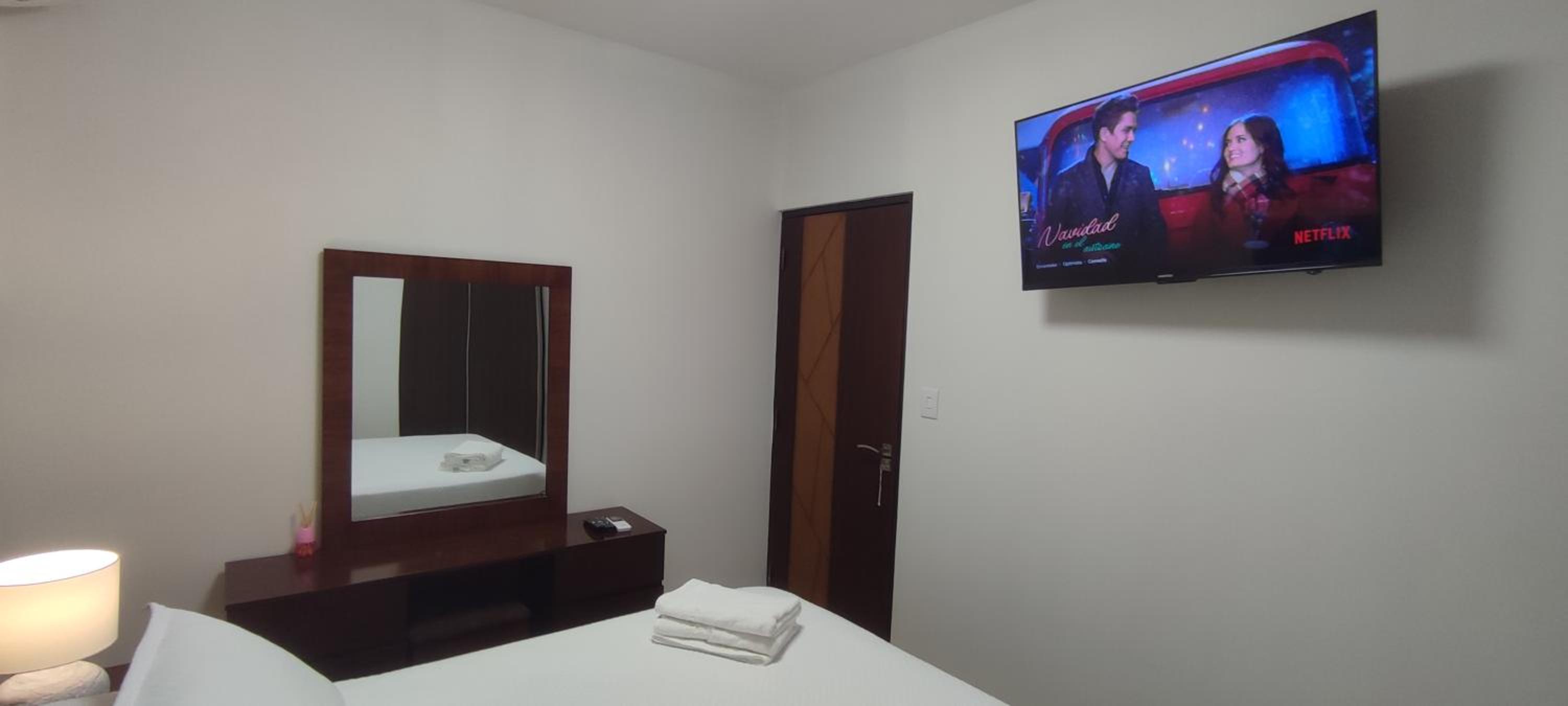 Nuevo Apartamento de 1 dormitorio, cerca de Equipetrol amoblado con Internet y Parqueo bajo techo